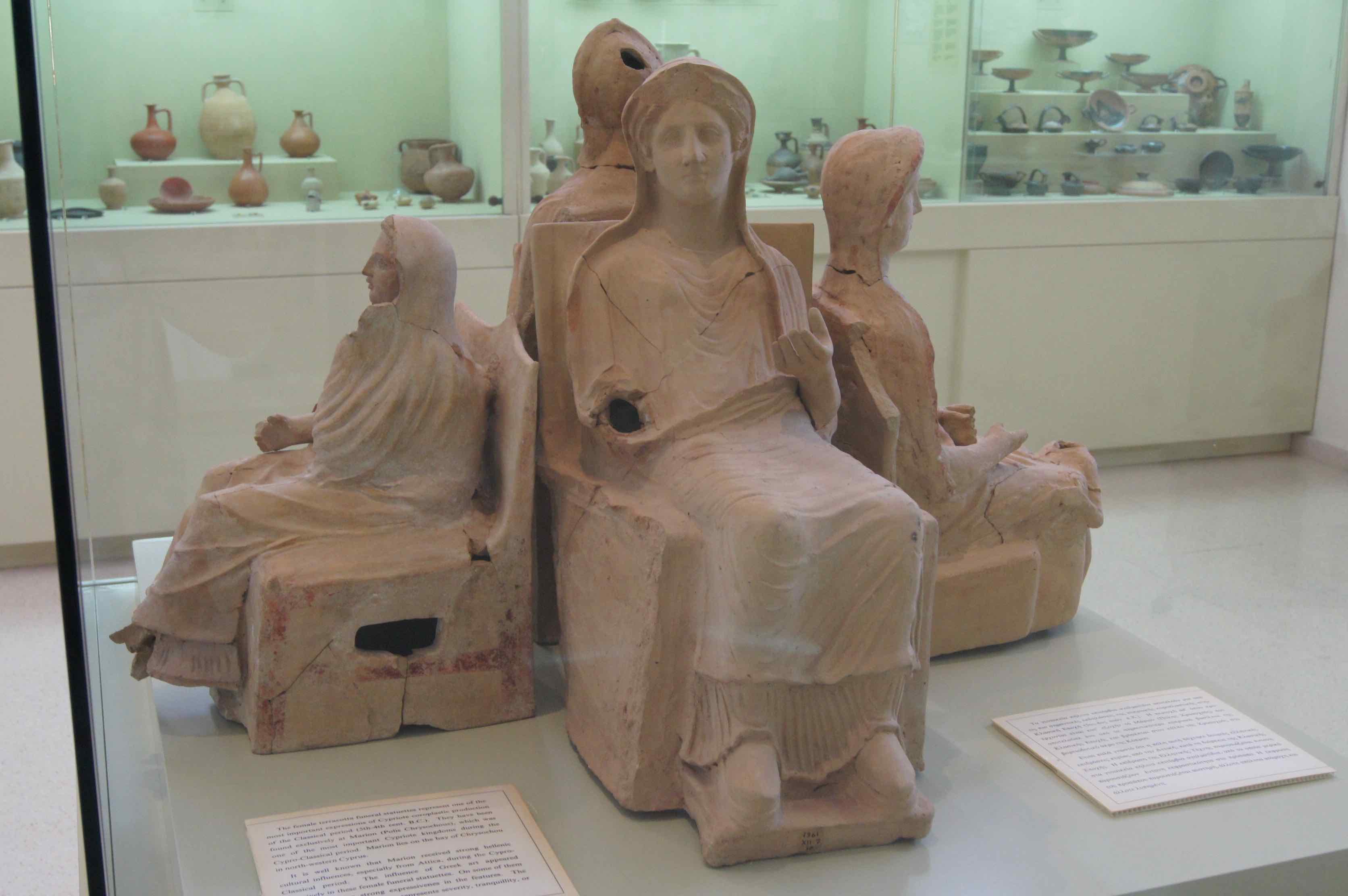 FileMarion_terracottas_tomb_contents.jpg