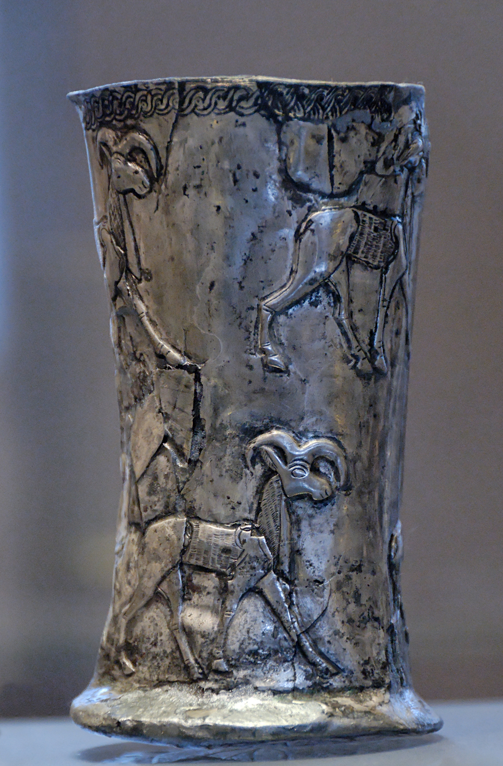 FileGoblet_mouflons_Louvre_AO22125.jpg