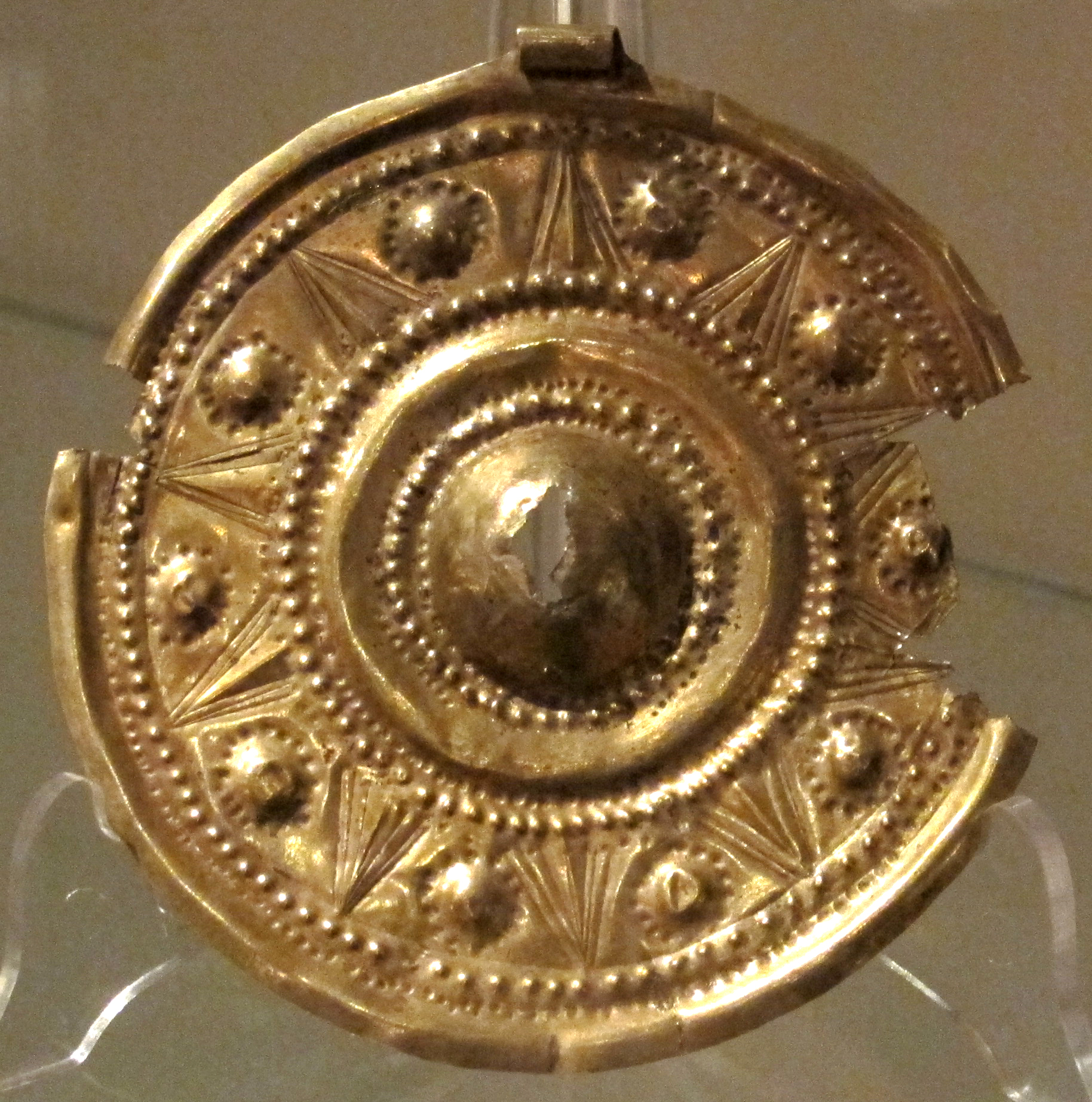 FileIran_sett.le_gilan_pendenti_discoidali_VI_sec._ac._01.JPG