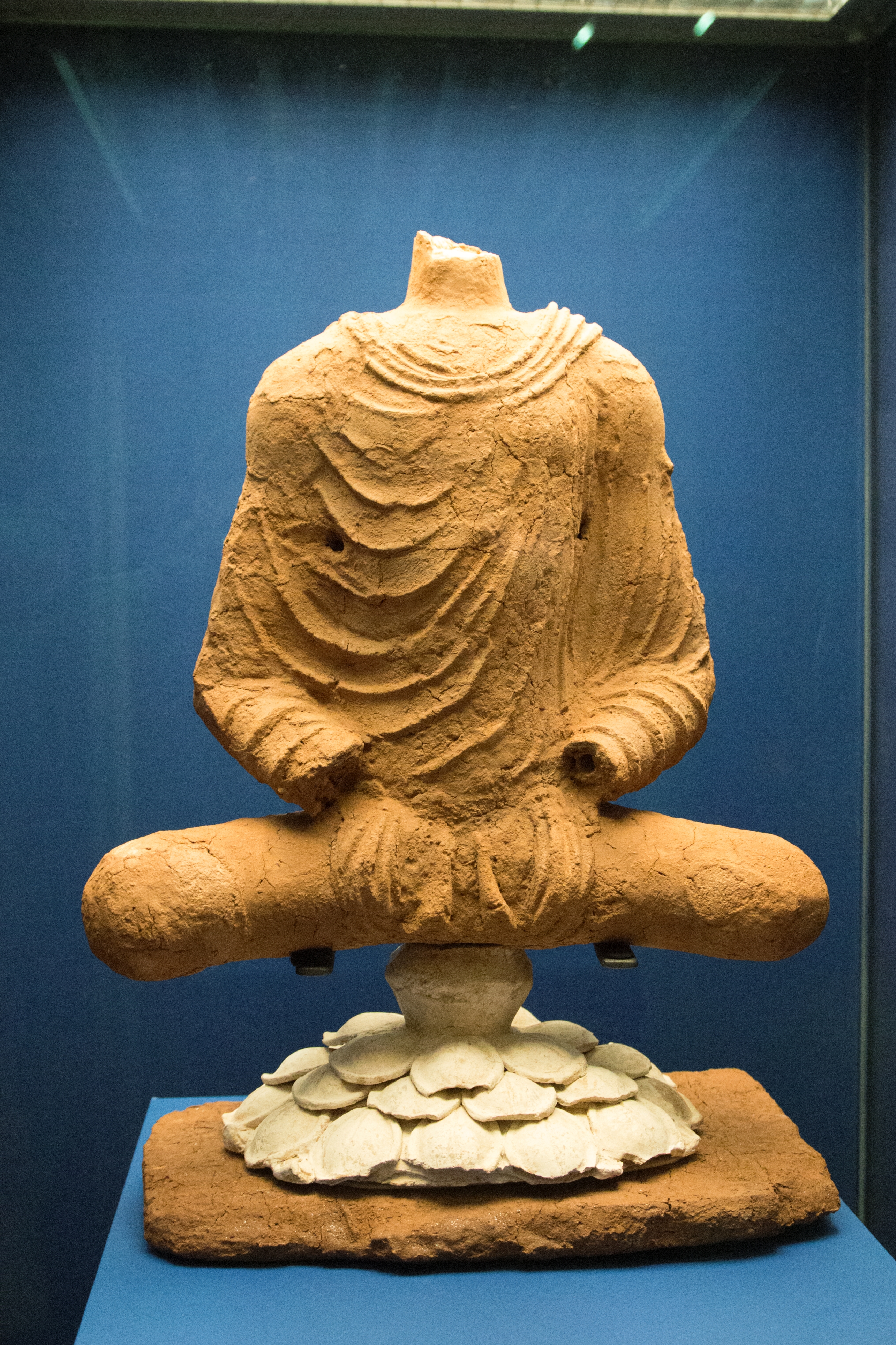 FileHome_altar_unfired_clay_gypsum_and_wood_Mes_Aynak_4th-6th_century_CE_165036.jpg