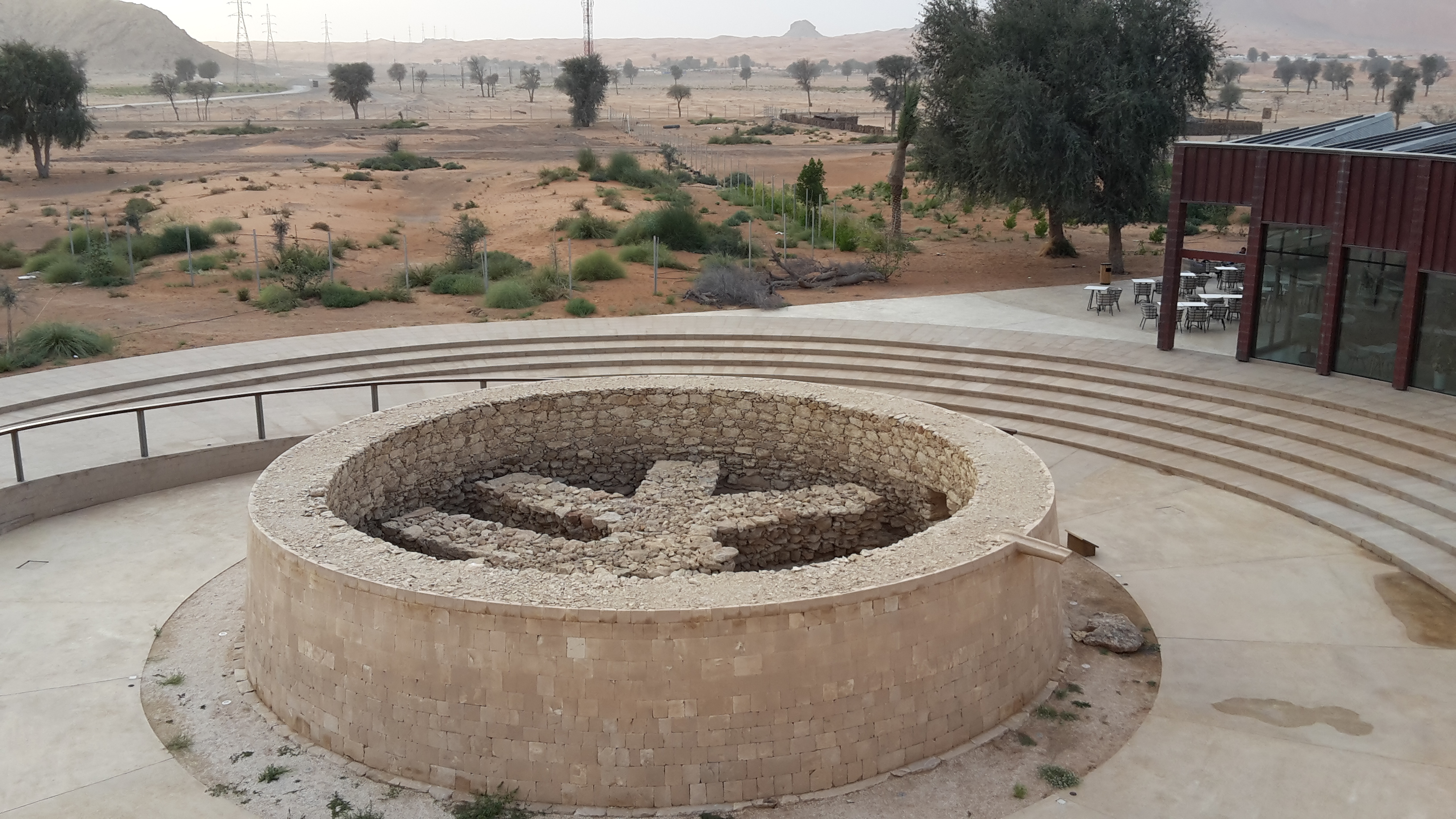 FileMleiha_Umm_an-Nar_Tomb.jpg