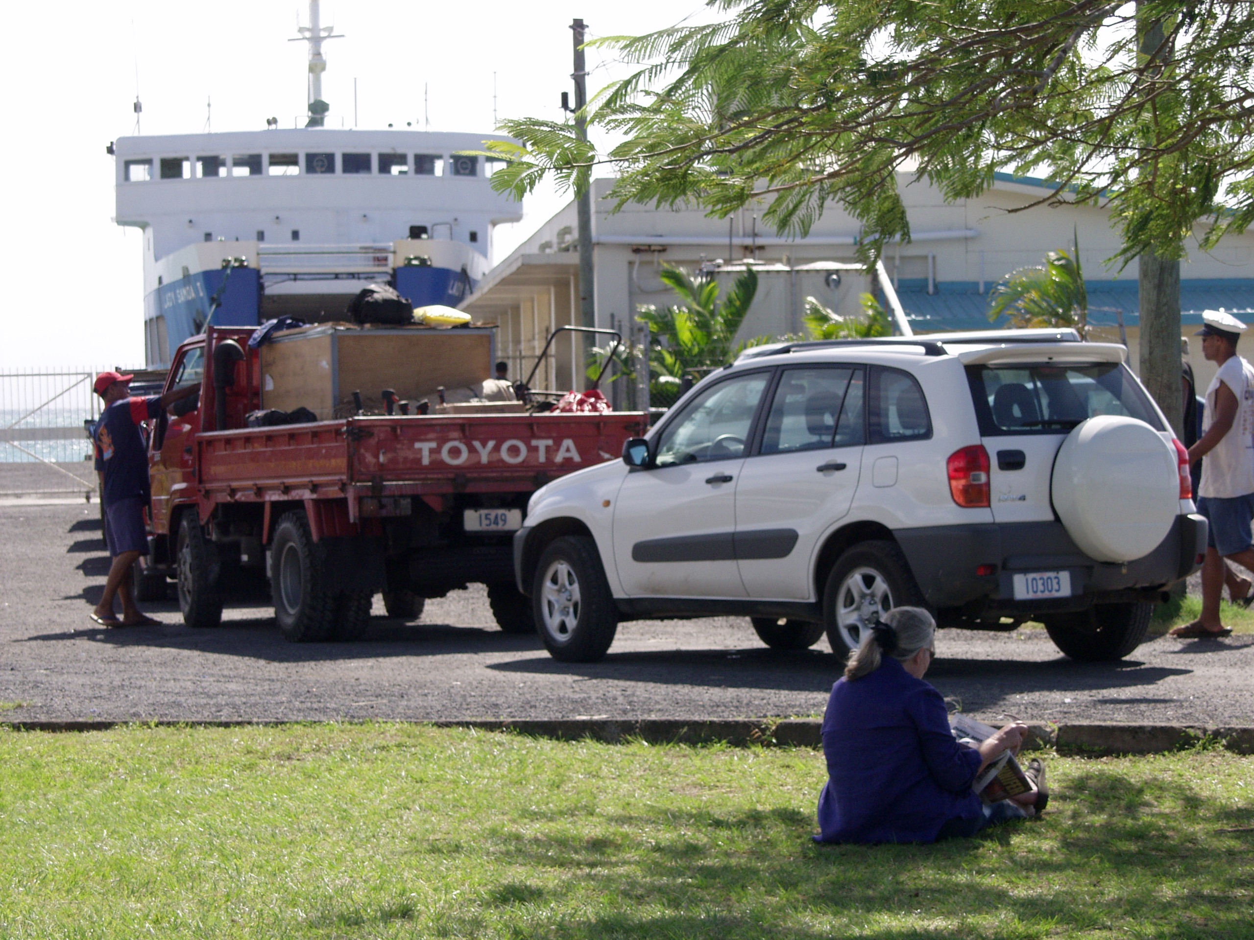 FileSamoa_-_Mulifanua_ferry.JPG