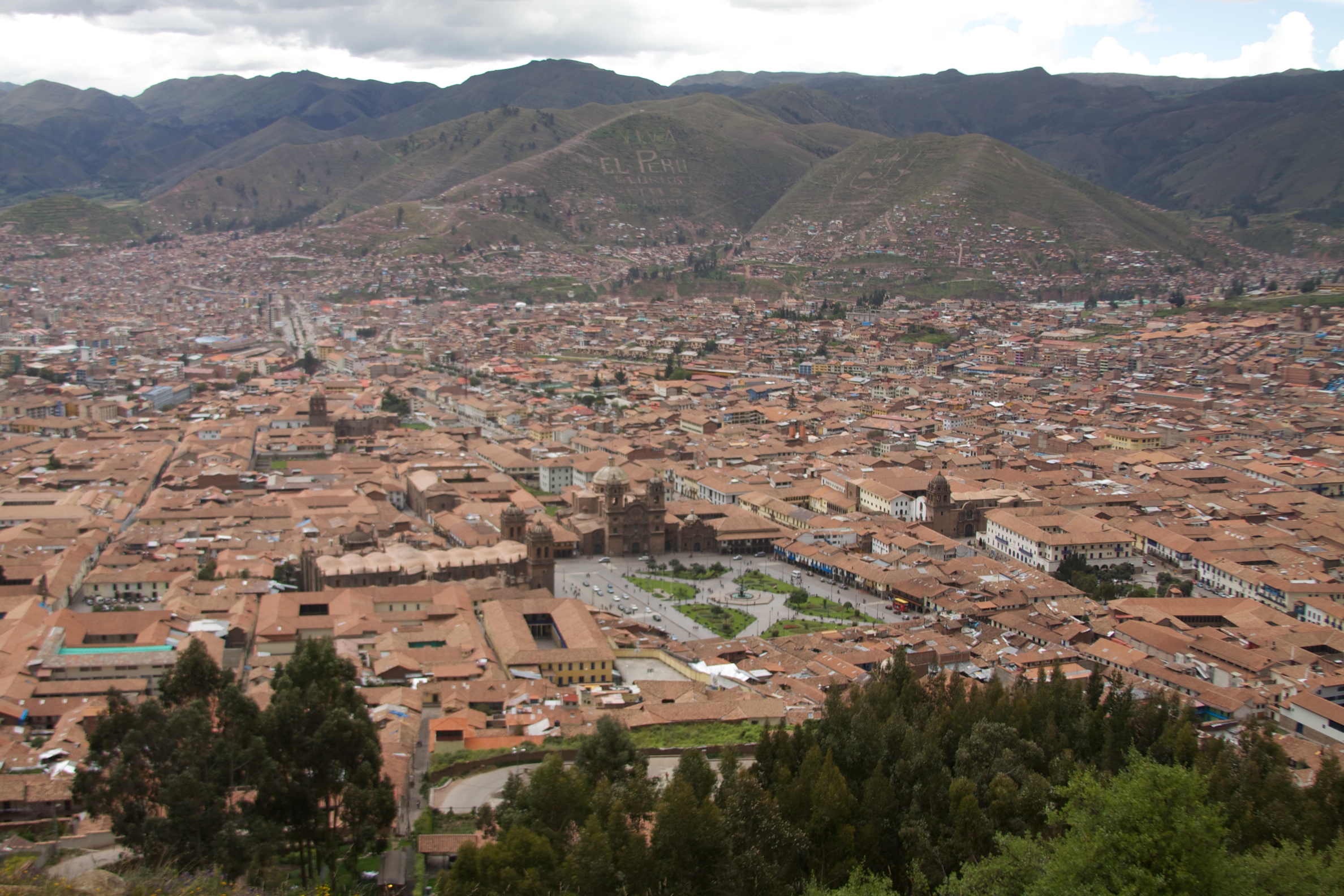 FilePeru_-_Cusco_057_-_overlookng_the_city_6967543420.jpg