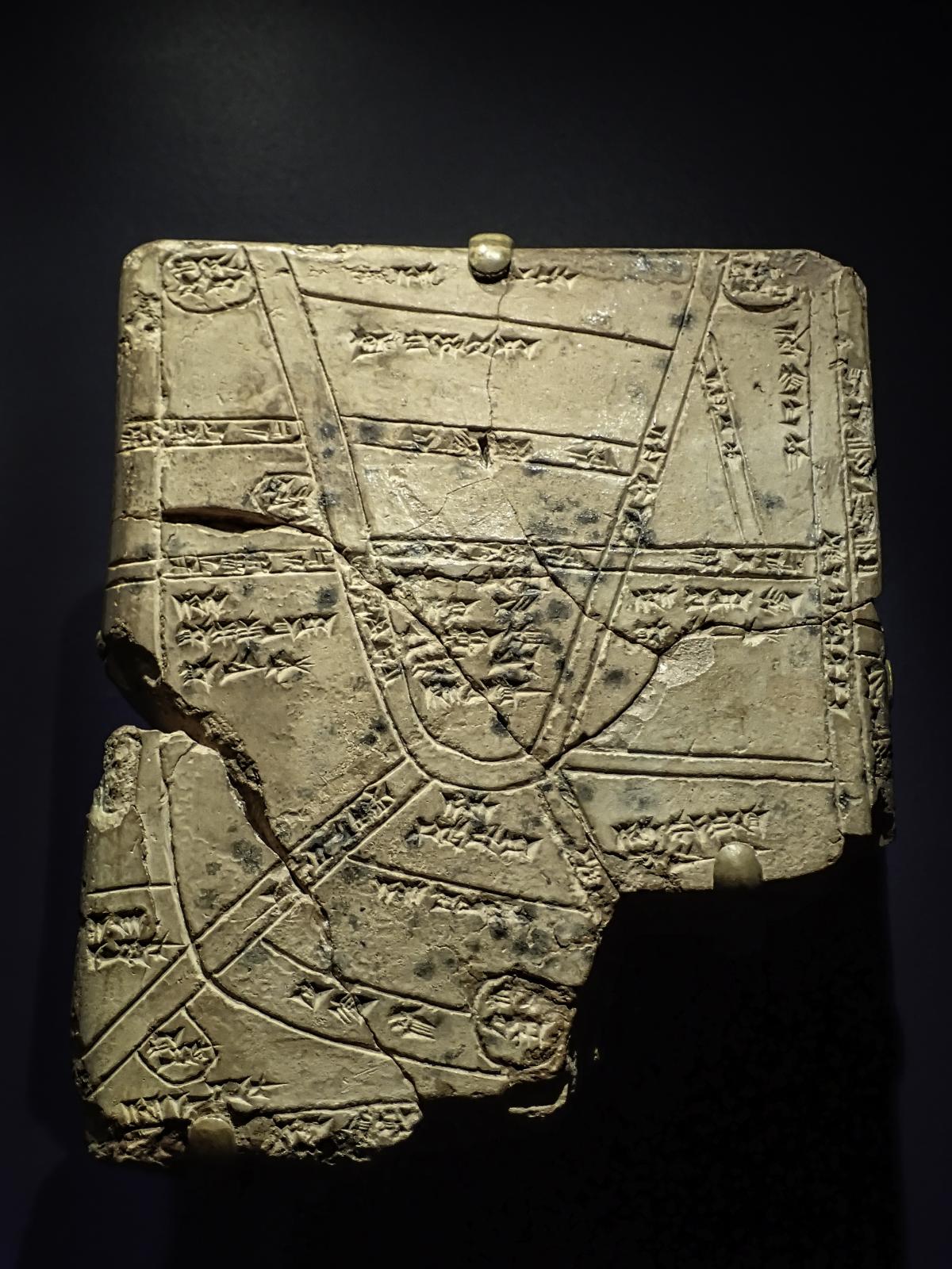 FileBabylonian_cuneiform_tablet_with_a_map_from_Nippur_1550-1450_BCE.jpg