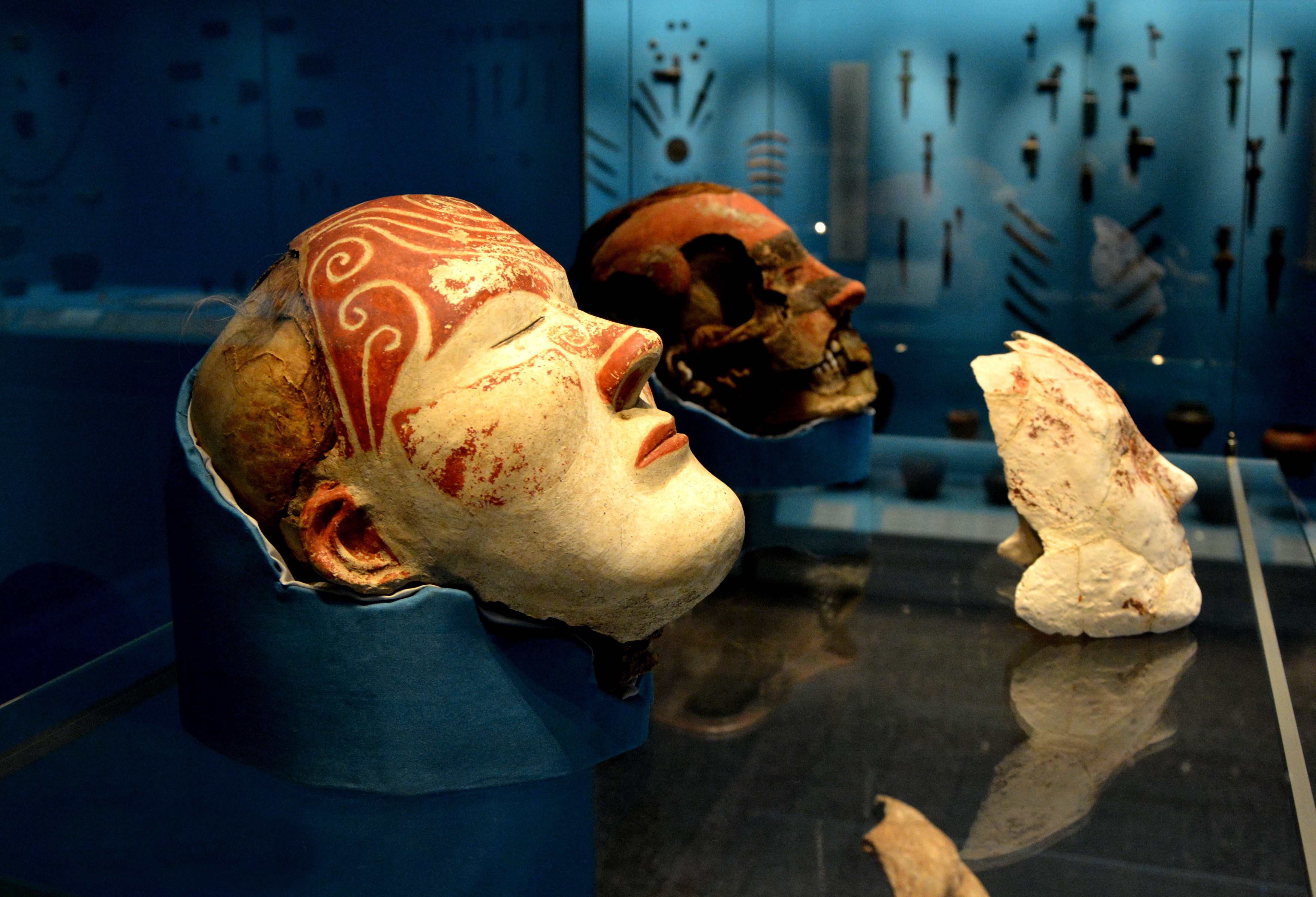 FileTashtyk_culture_funeral_masks.jpg