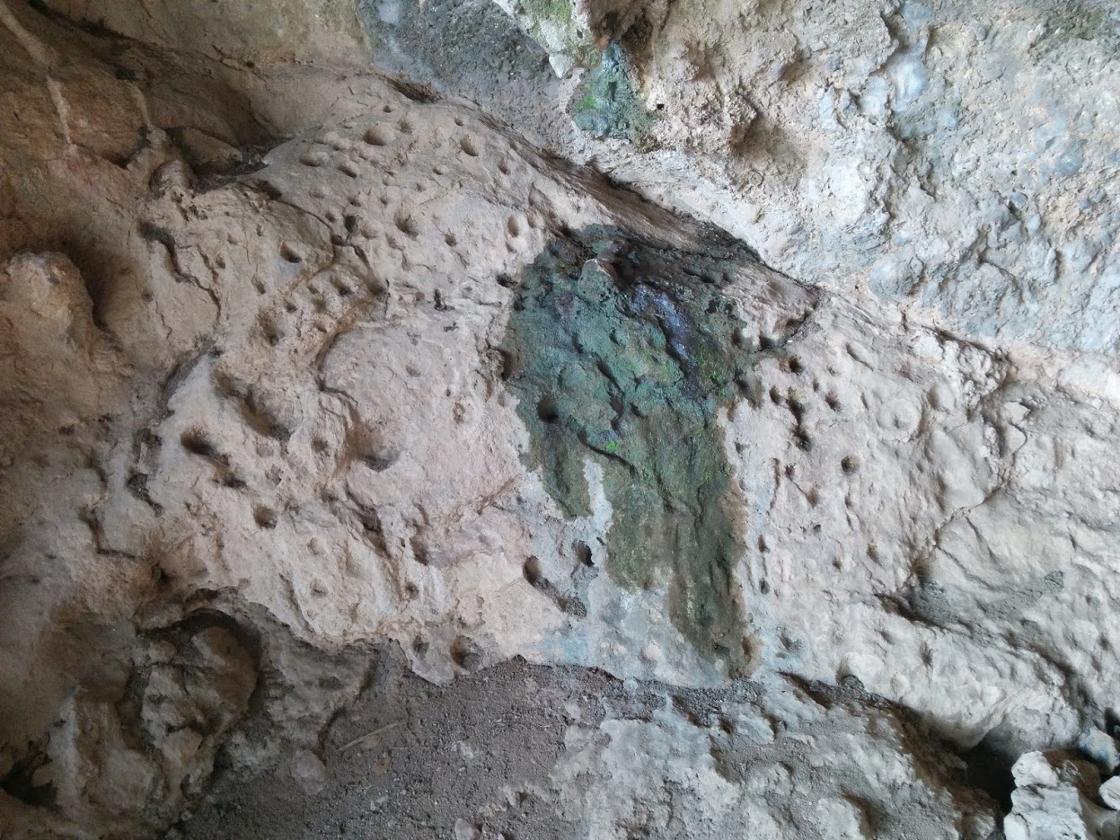 FileCupules_at_Padah-Lin_Cave_1.jpg