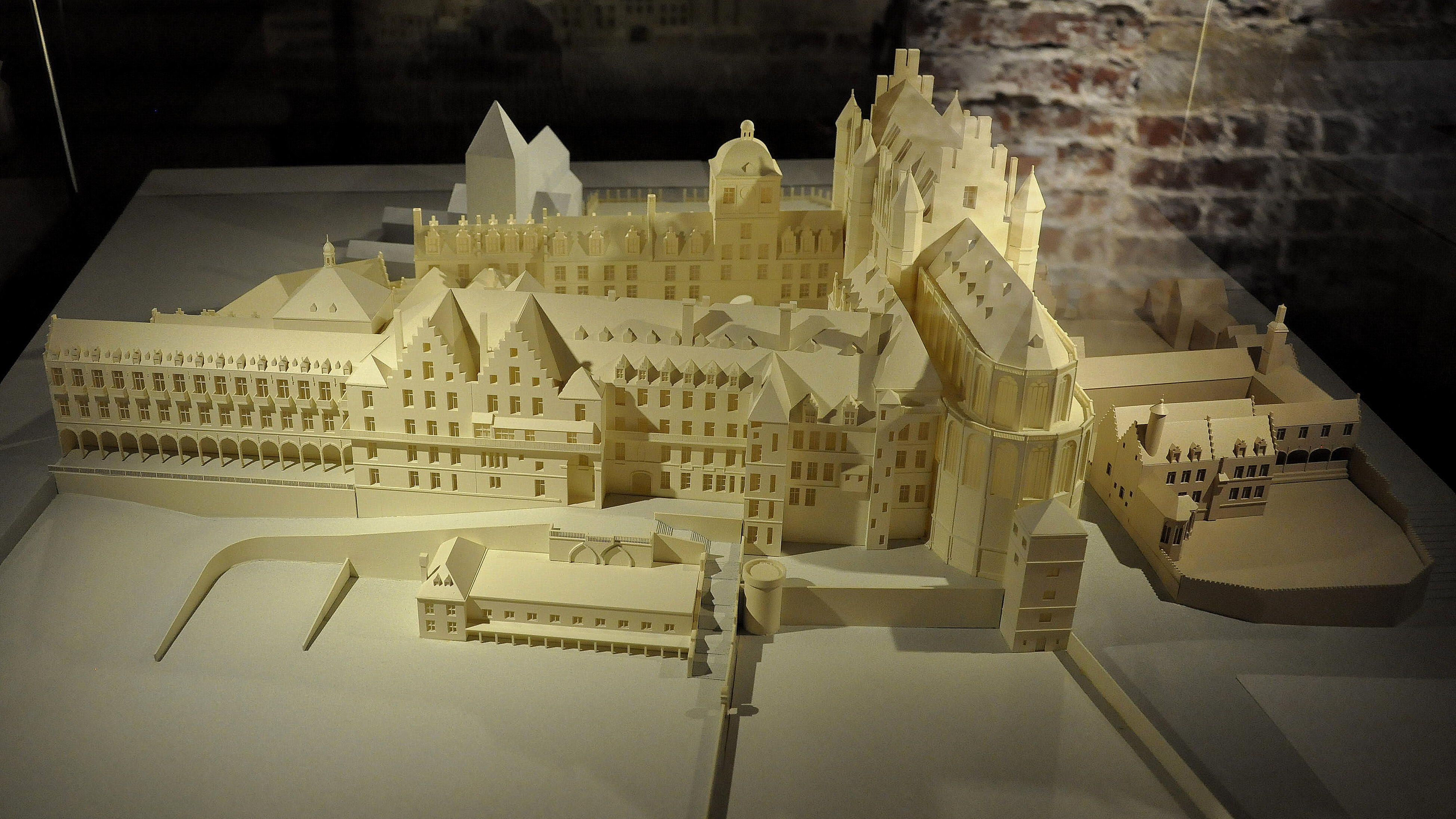 FileBrussel_Paleis_op_de_Koudenberg_2-7-2014_15-40-37.JPG