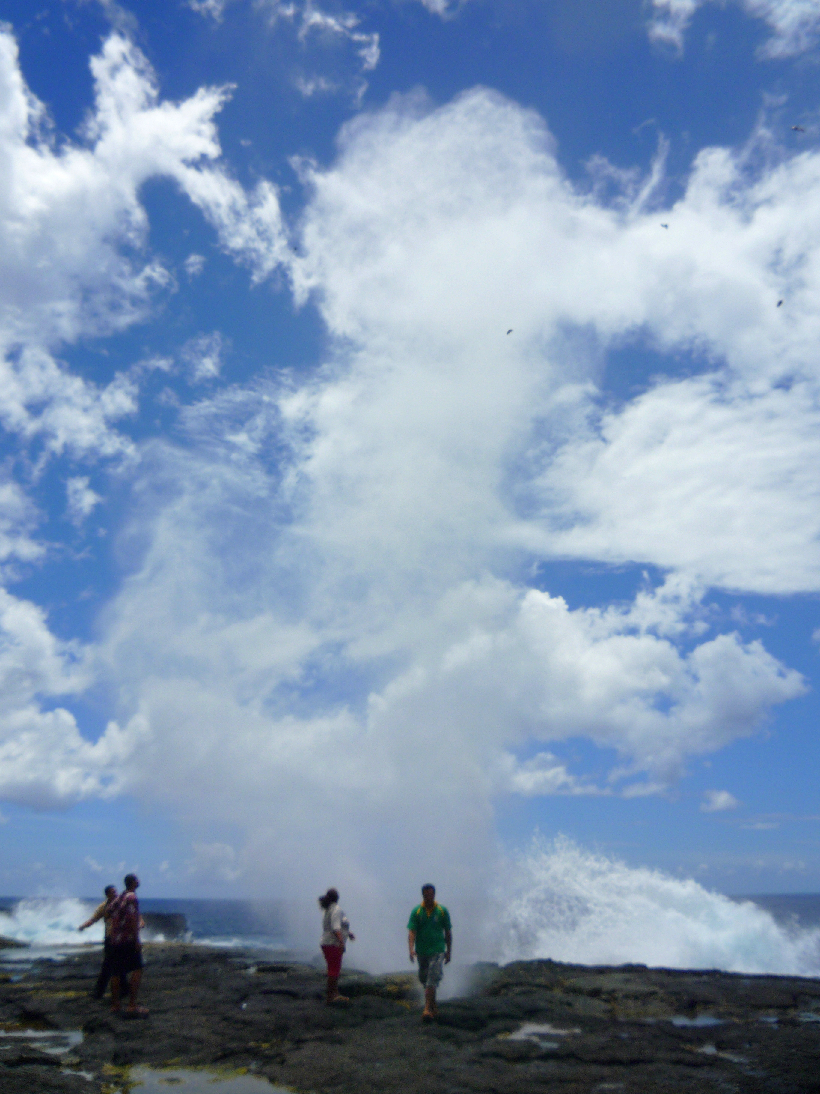 FileBlowholes_and_people_-_Palauli_-_Samoa.jpg