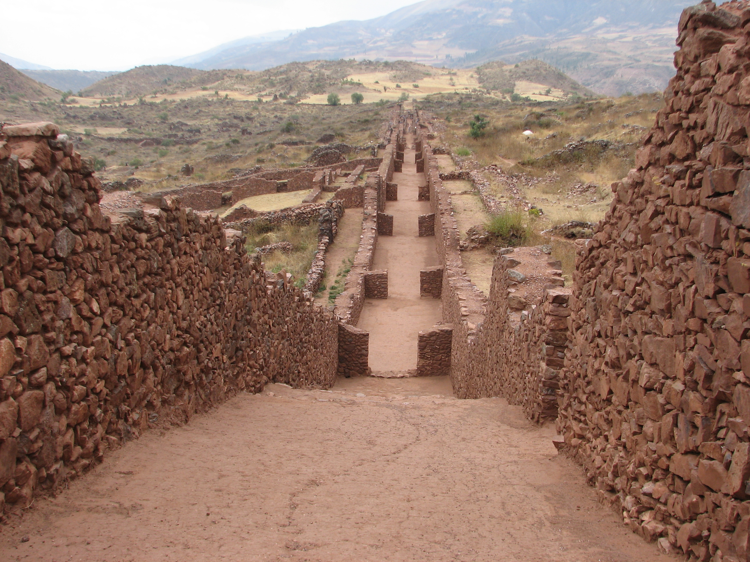 FilePiquillacta_Archaeological_site_-_street.jpg