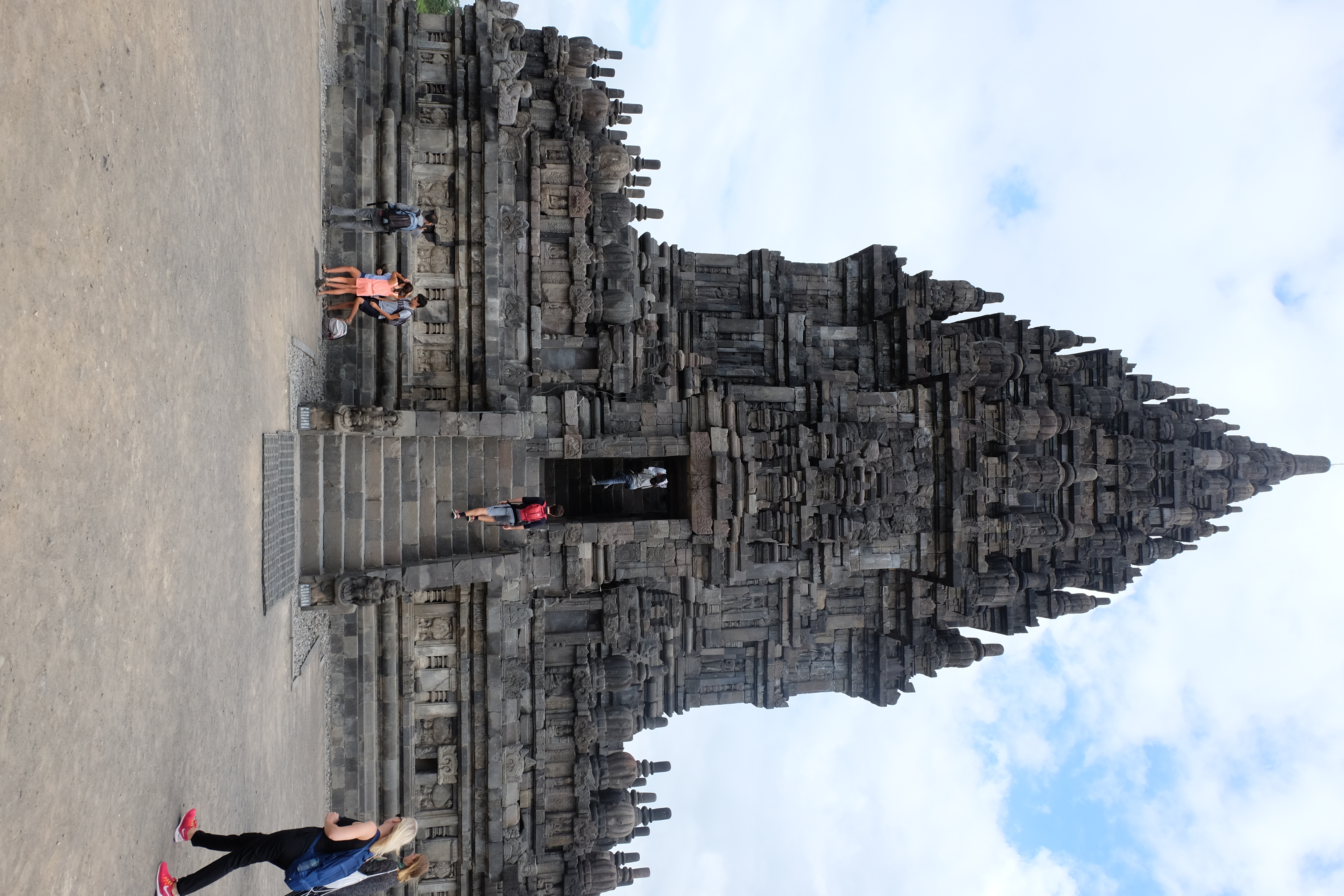 FileBrahma_temple_Prambanan_2017-08-02_5.jpg