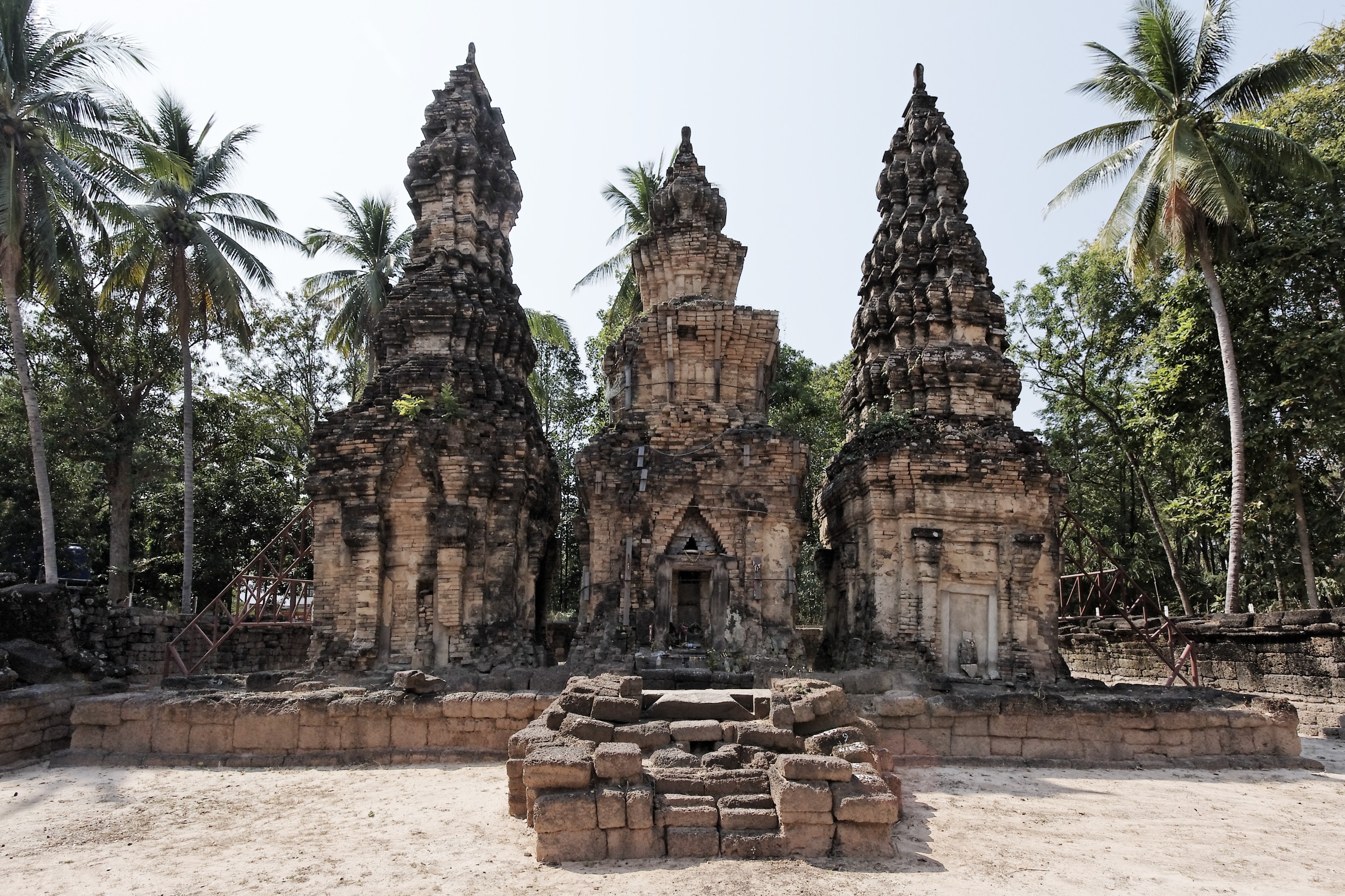 FilePrasat_Ban_Prasat_Ban_That-008.jpg