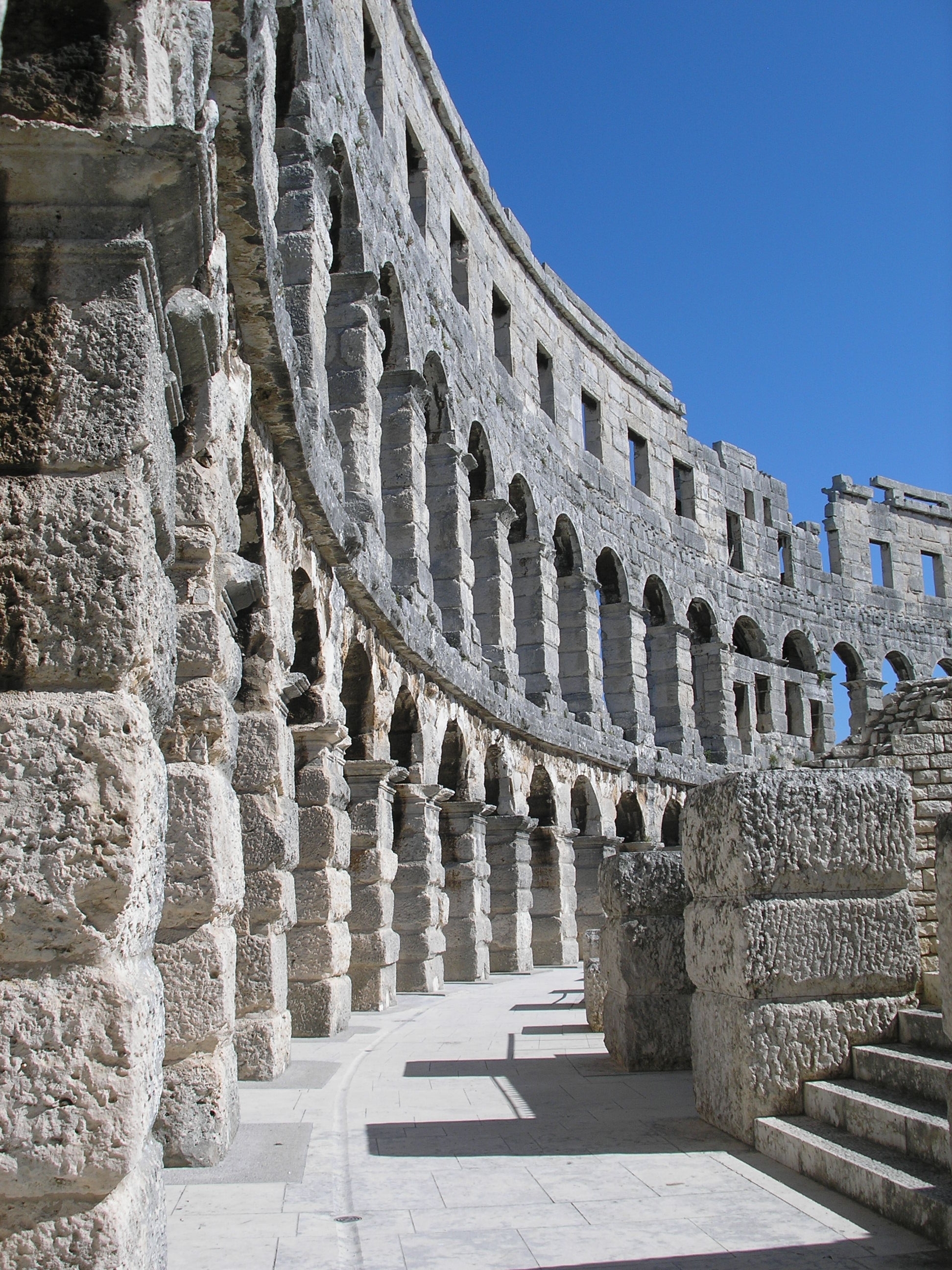 FileArena_pula_inside.JPG