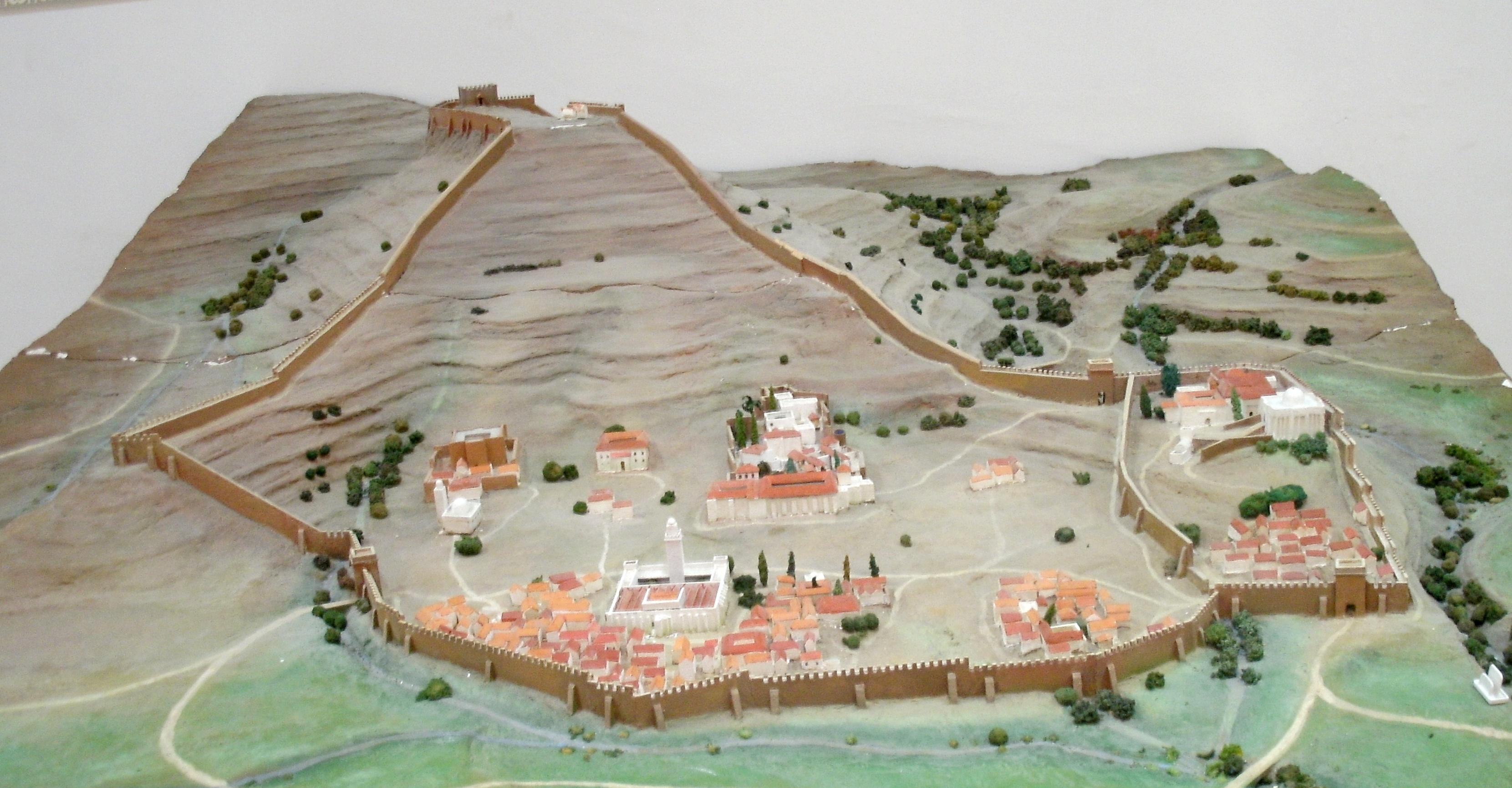 FileMaquette_de_Kalaa_de_Beni_Hammad.jpg