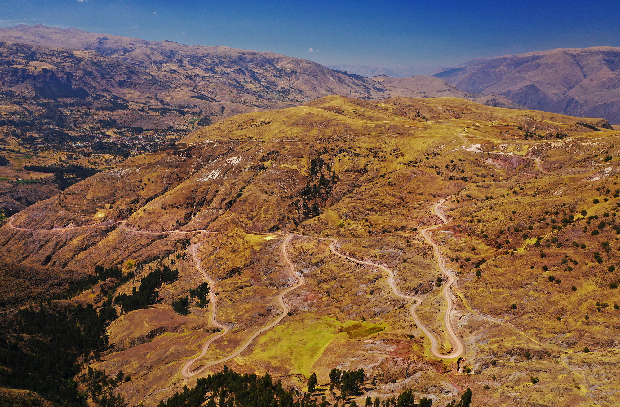 FileDirt-road-leading-to-qollmay.jpg