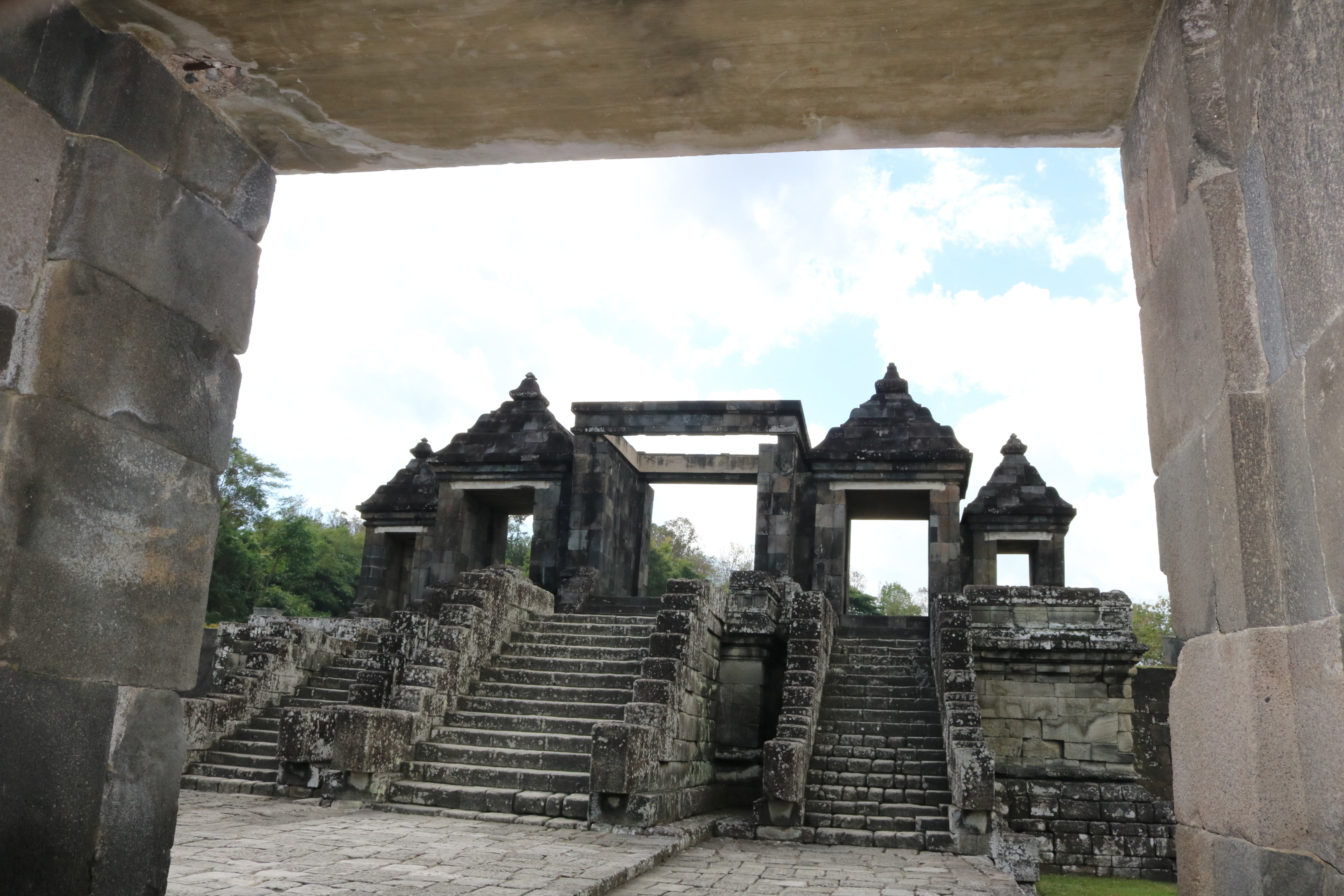FileKraton_Ratu_Boko_Ratu_Boko_Temple_in_Yogyakarta_Indonesia_16.jpg