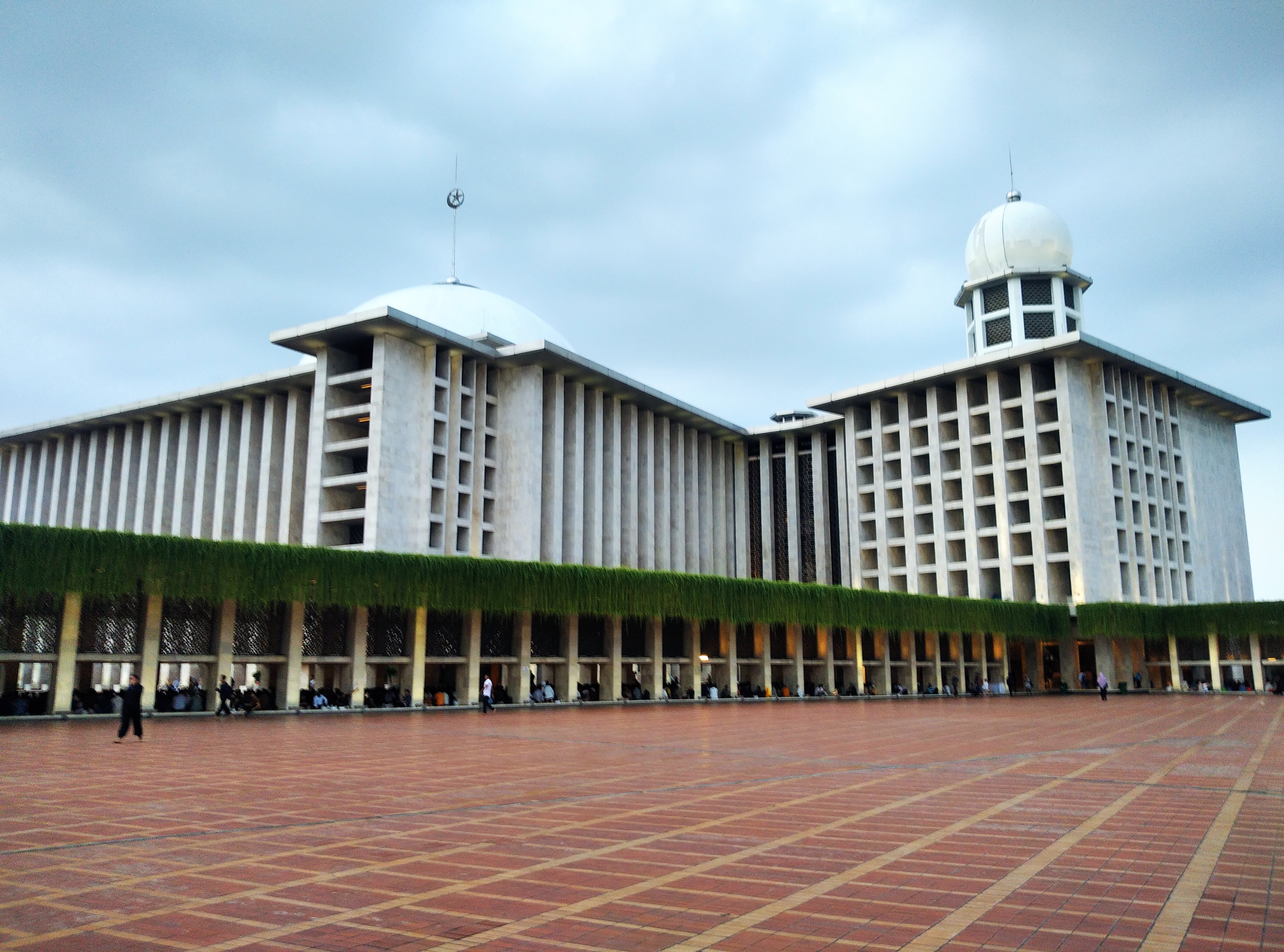 FileGrand_Istiqlal_Mosque.jpg