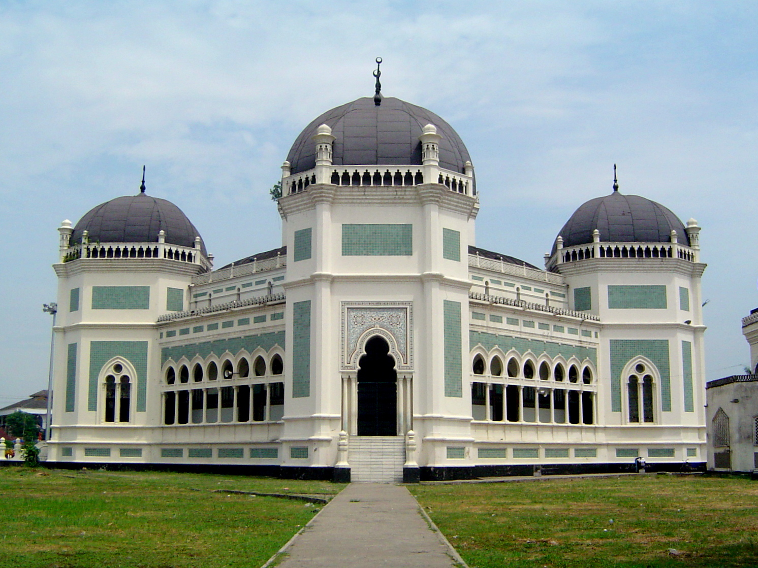 FileGreat_mosque_in_Medan_cropped.jpg