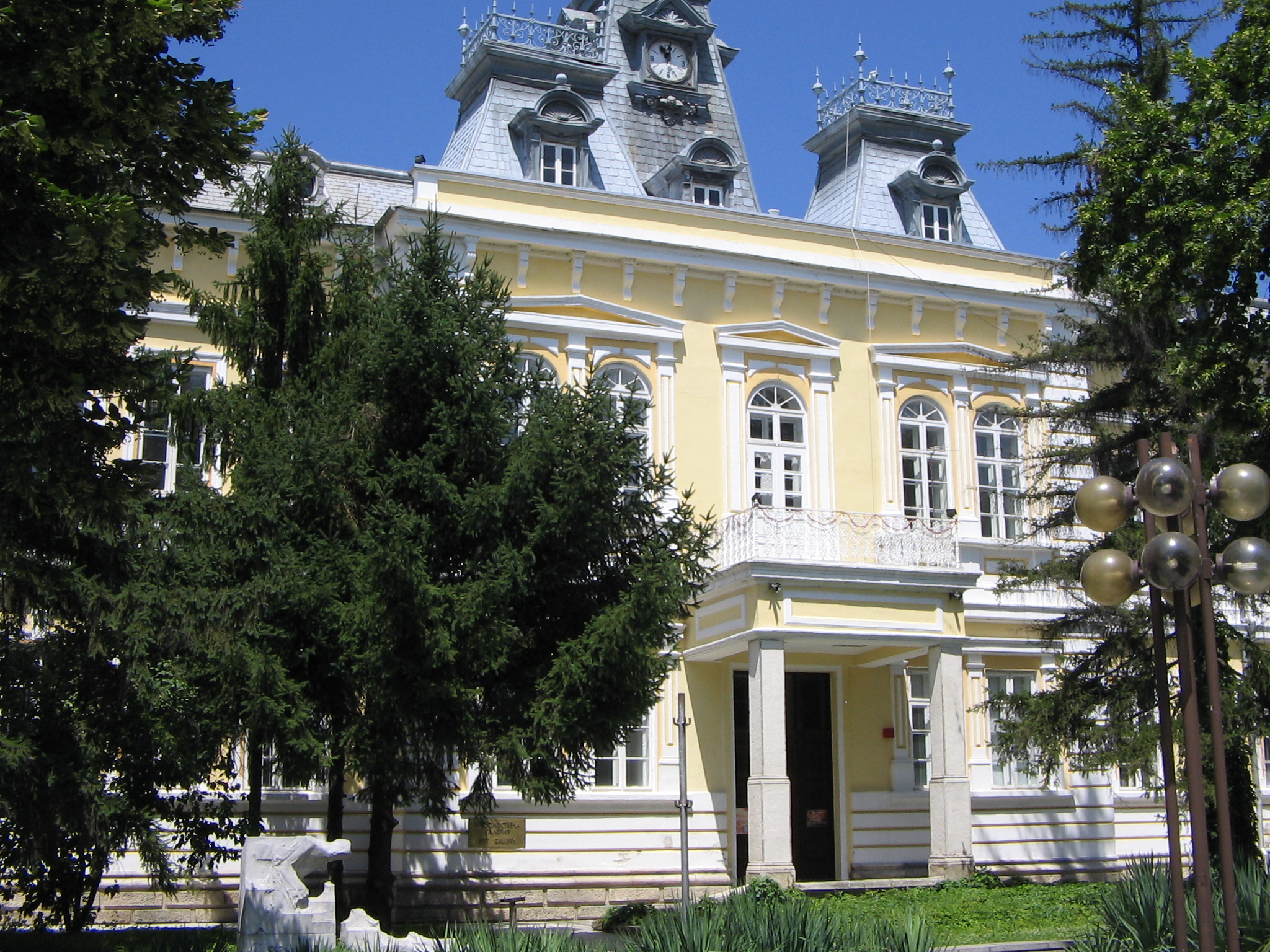 FileSilistra-art-gallery-Minkov.jpg