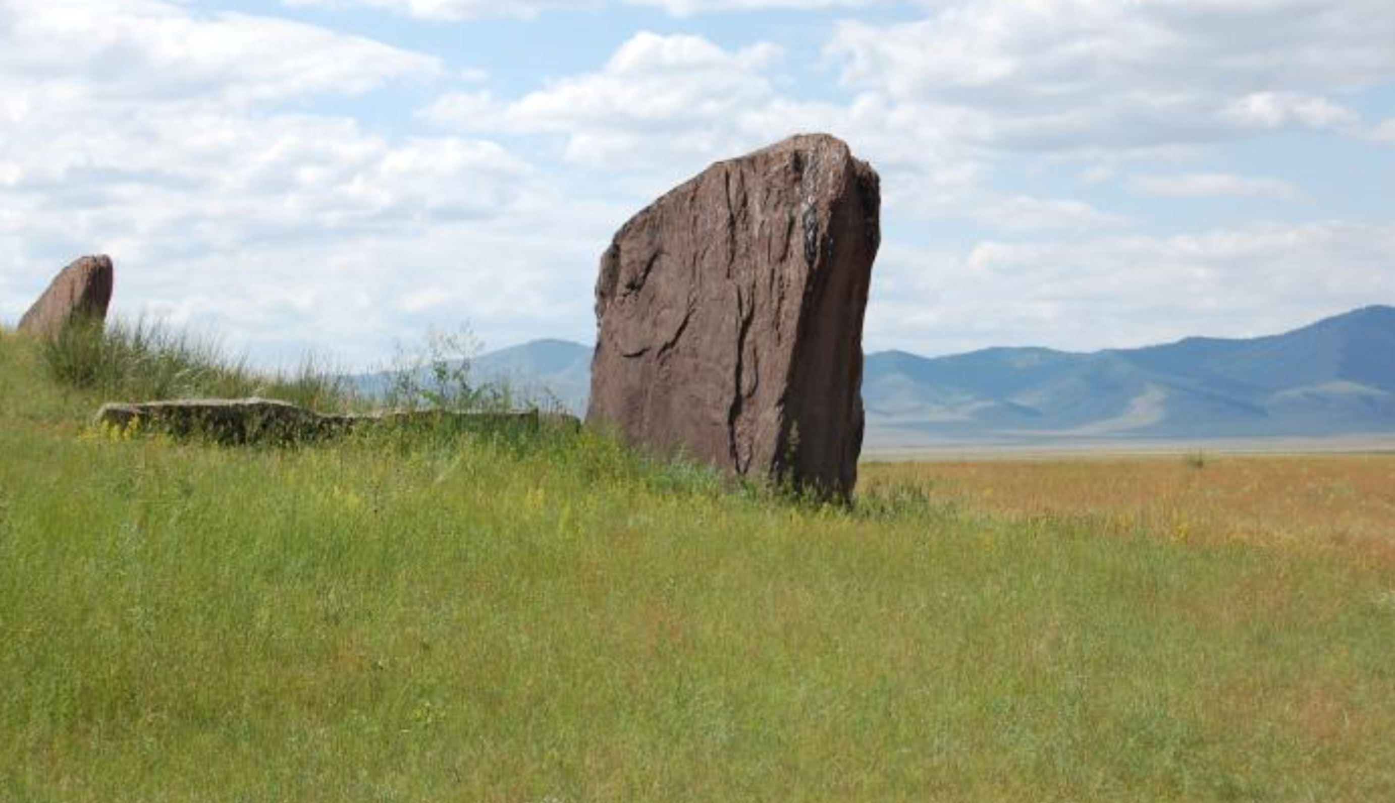 FileSalbyk_kurgan_megalith.jpg