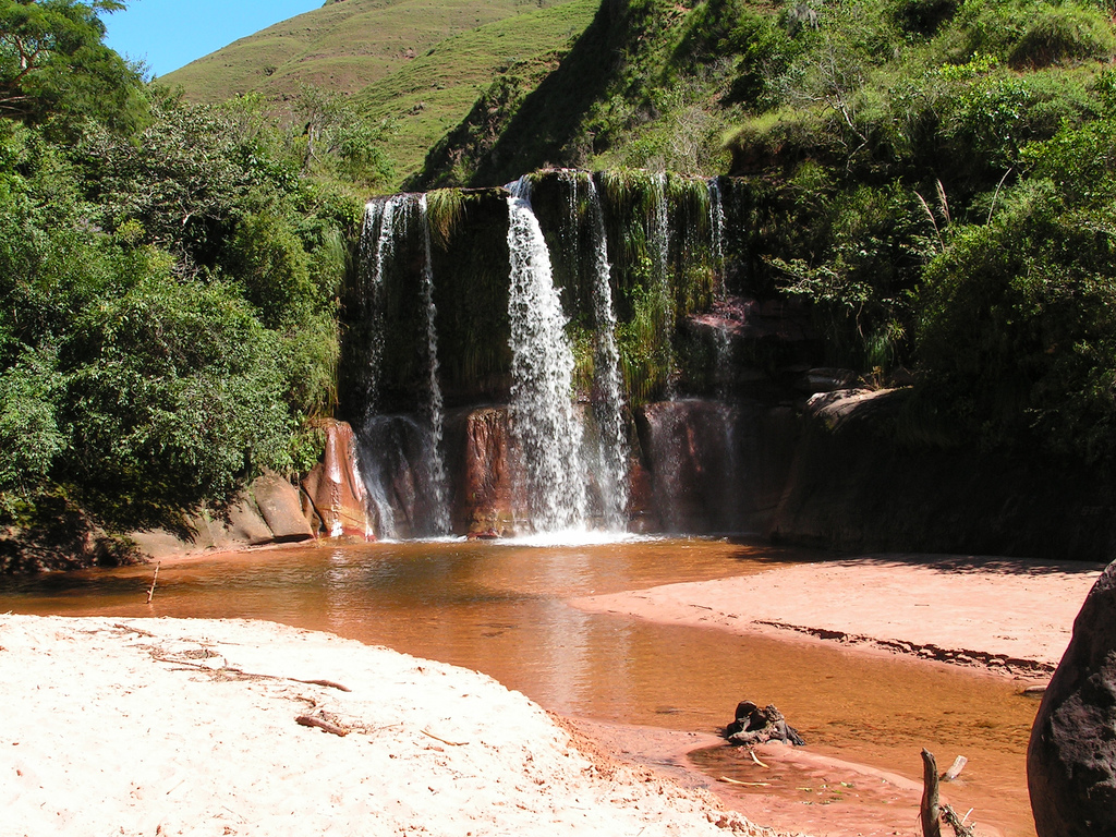 FileCascadas_de_Cuevas_Santa_Cruz_Bolivia.jpg