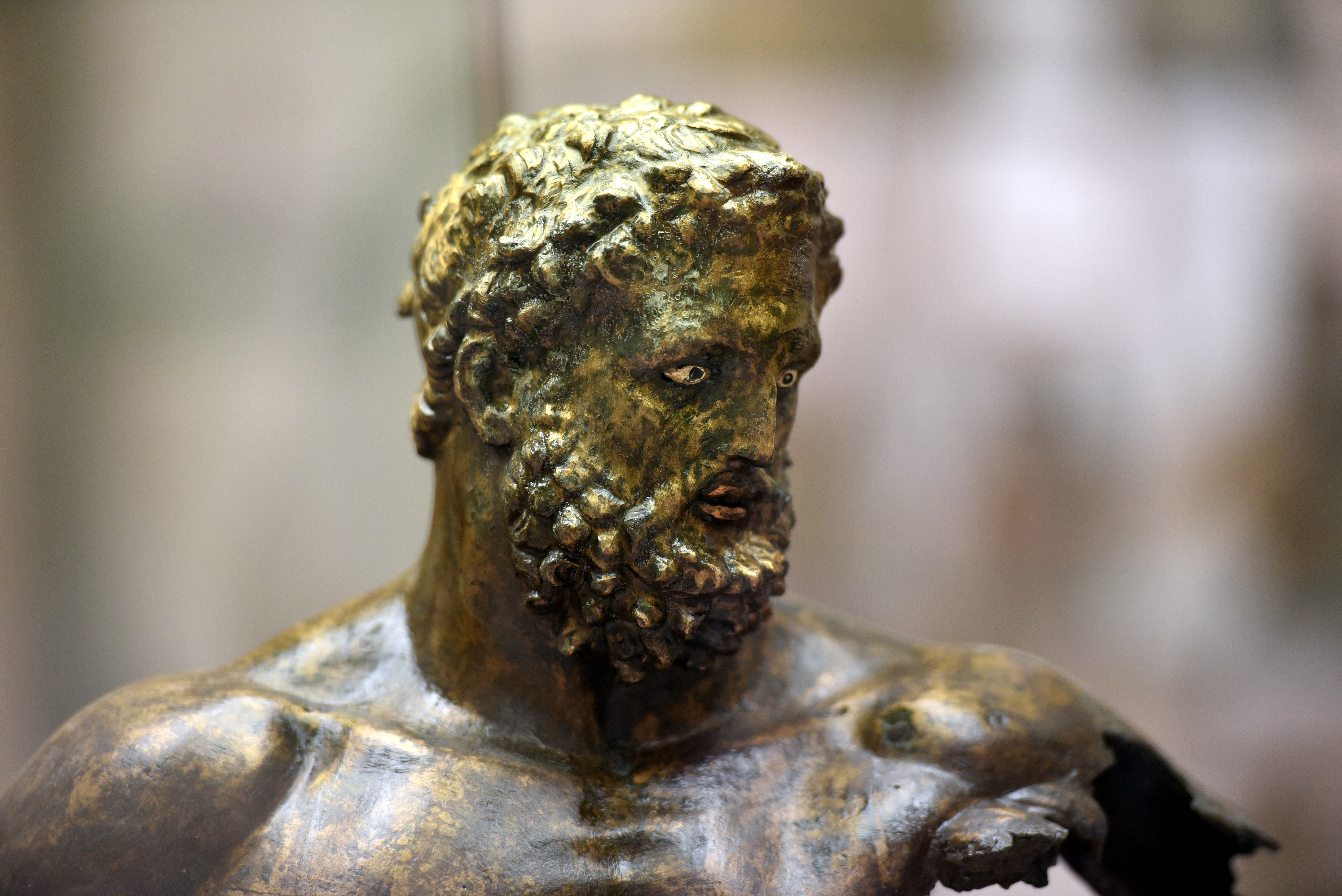 FileDetail_upper_part_of_a_bronze_statuette_of_Hercules_from_Seleucia_on_the_Tigris_Iraq._Iraq_Museum.jpg