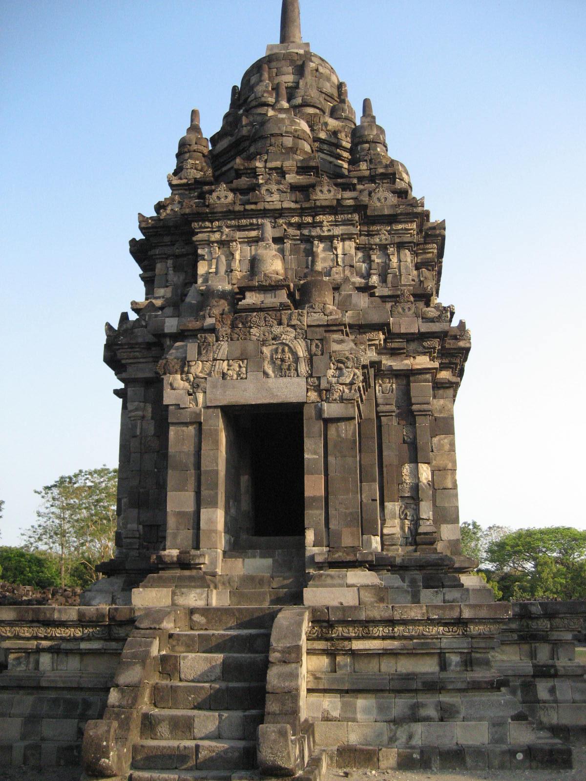 FileCandi_Sewu.jpg