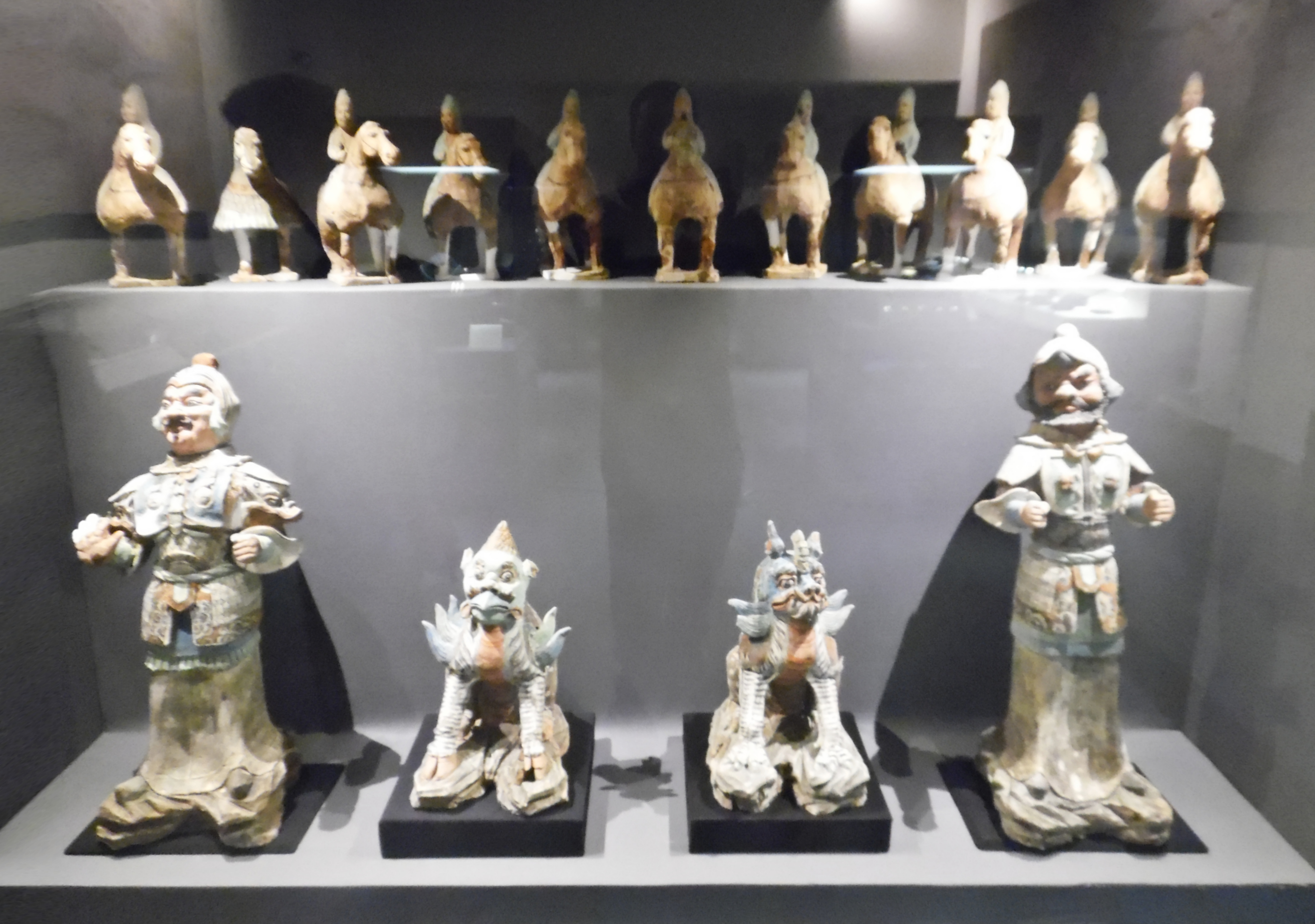 FileKarakorum_Museum_Shoroon_Bumbagar_terracotta_statuettes.jpg