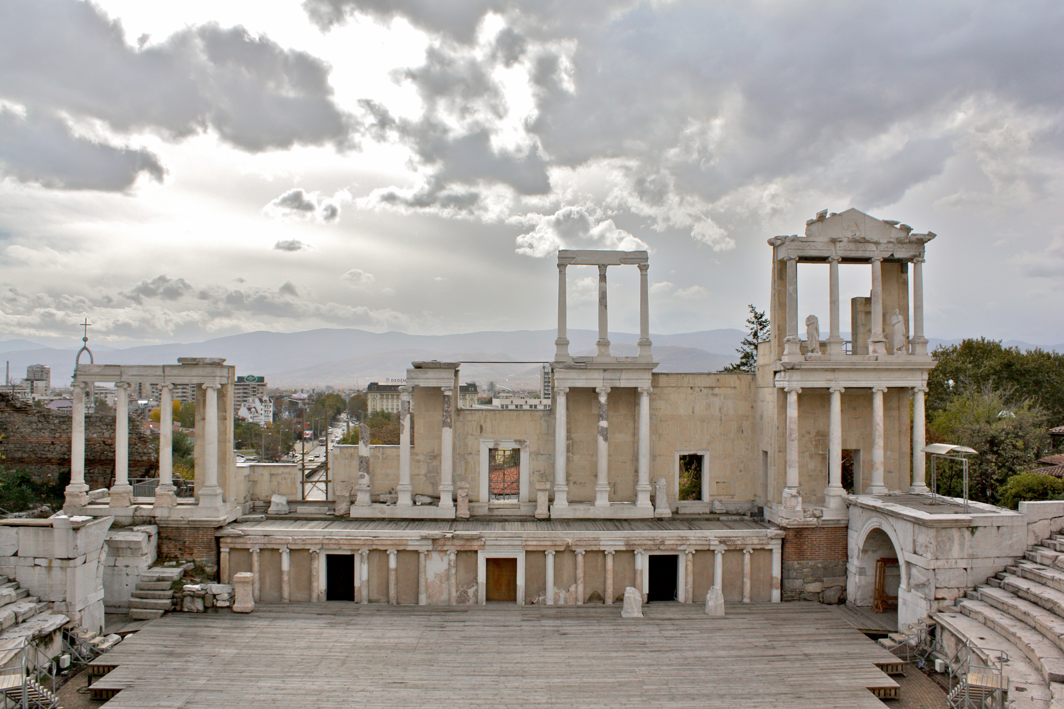 FileAncient_theatre_plovdiv-3.jpg
