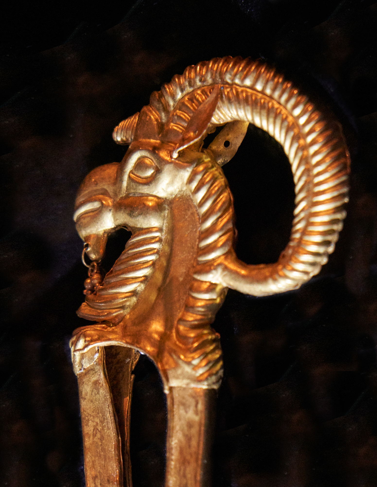 FileGold_jewelry_Taksai_I_kurgan.jpg