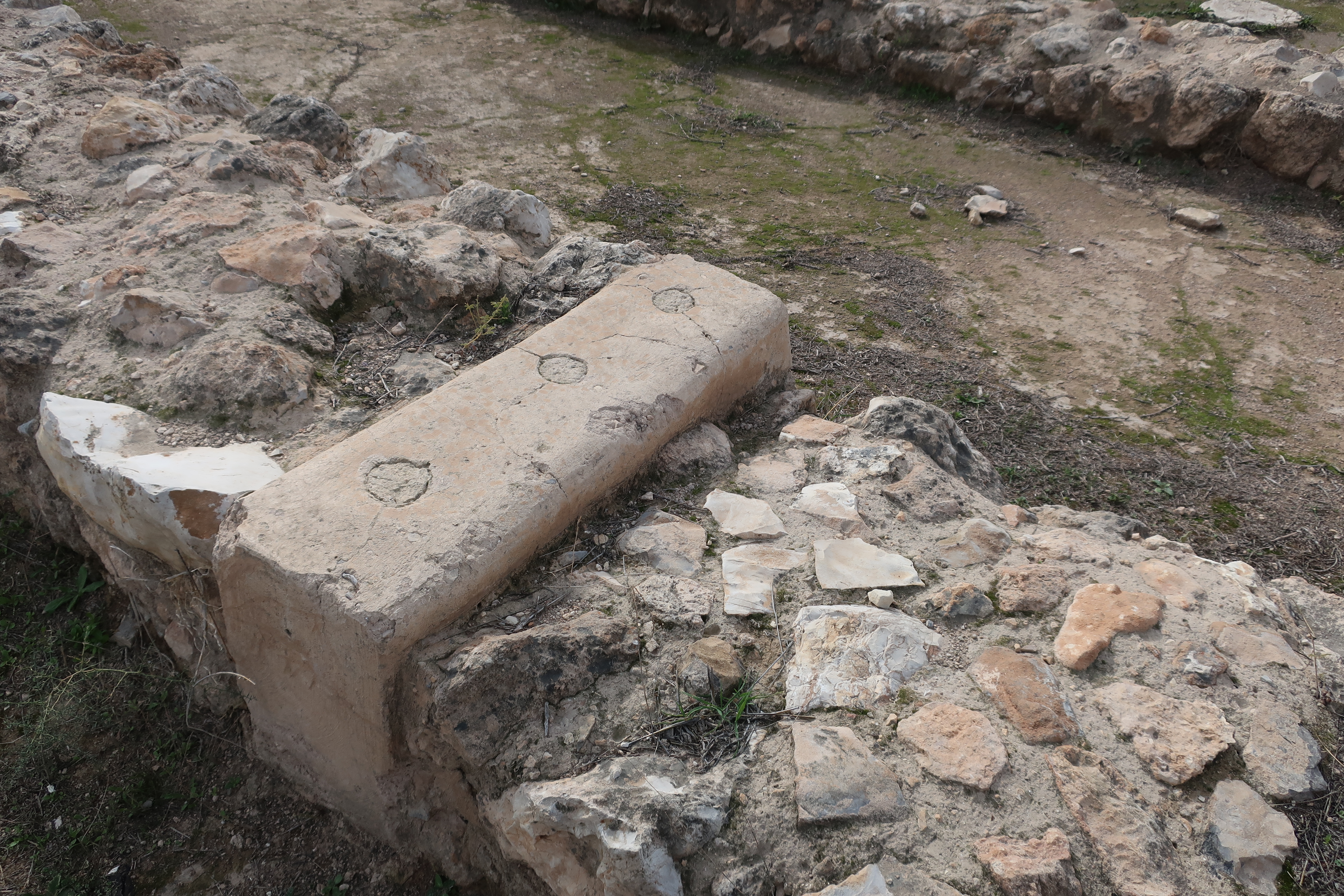 FileDressed_stone_at_Tel_Yarmuth.jpg
