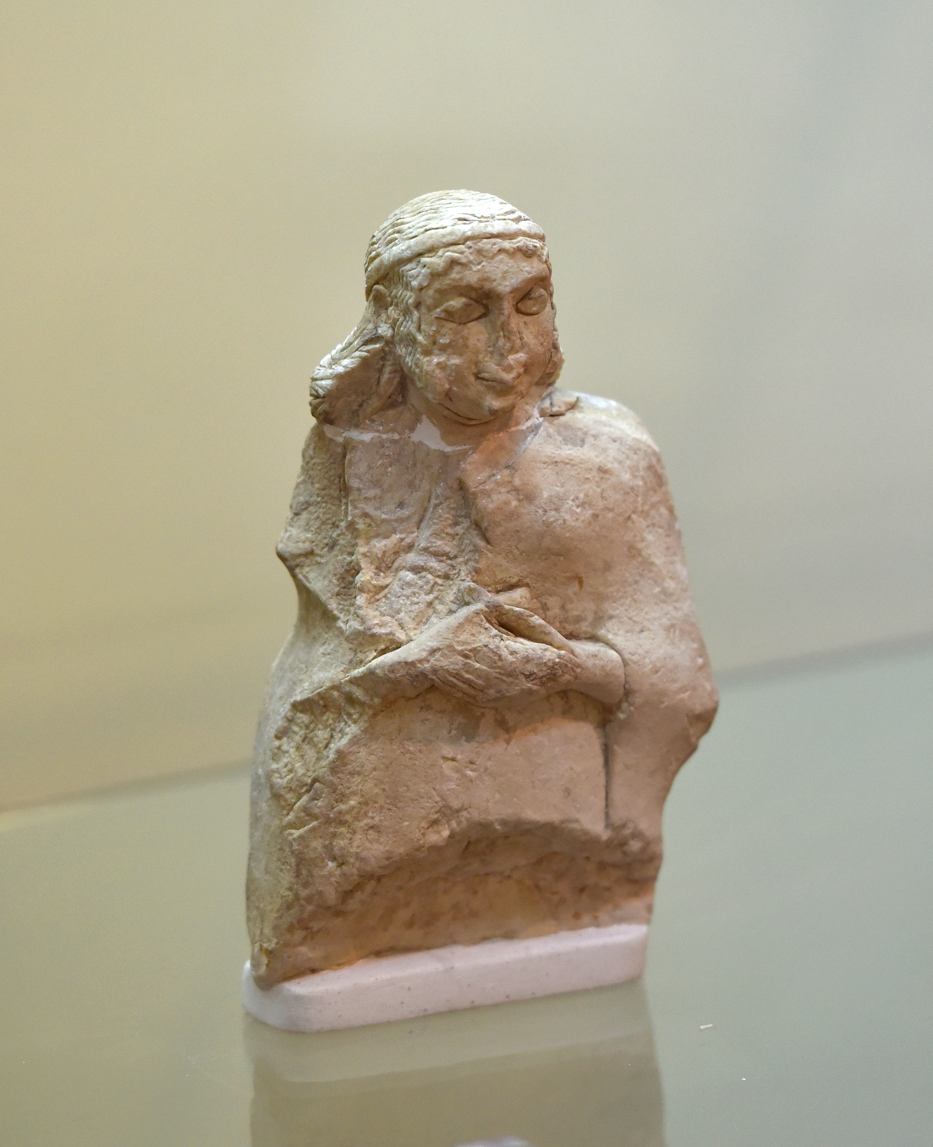 FileFemale_statuette_fragment_from_Tell_Agrab_Iraq.jpg