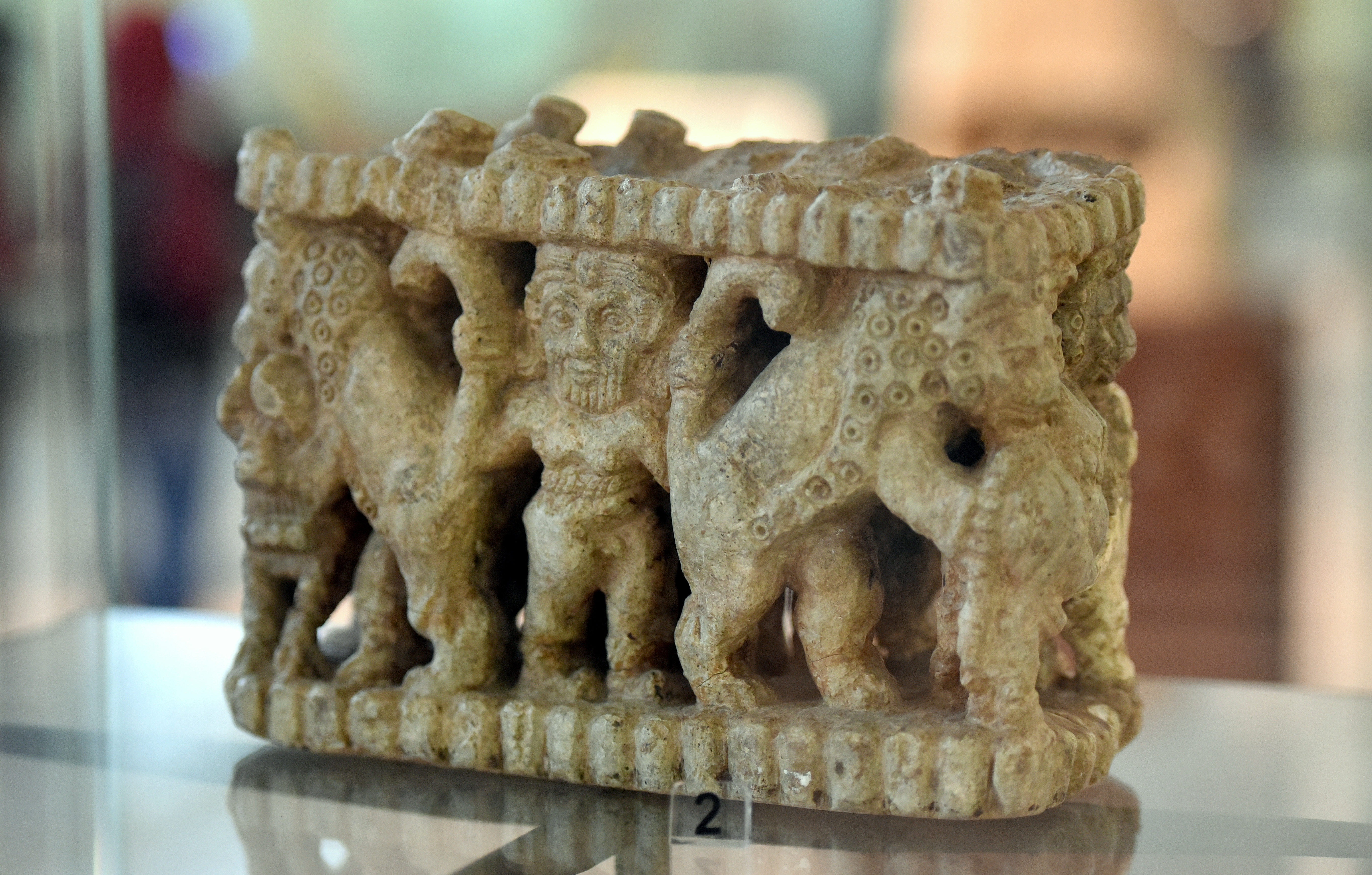 FileGilgamesh_in_a_Sculptured_Vase_Shara_Temple_Tell_Agrab_Iraq.jpg