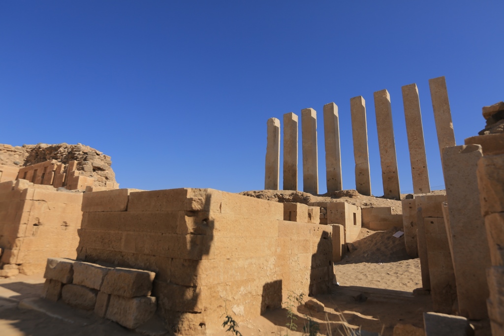 FileAwwam_Temple.jpg