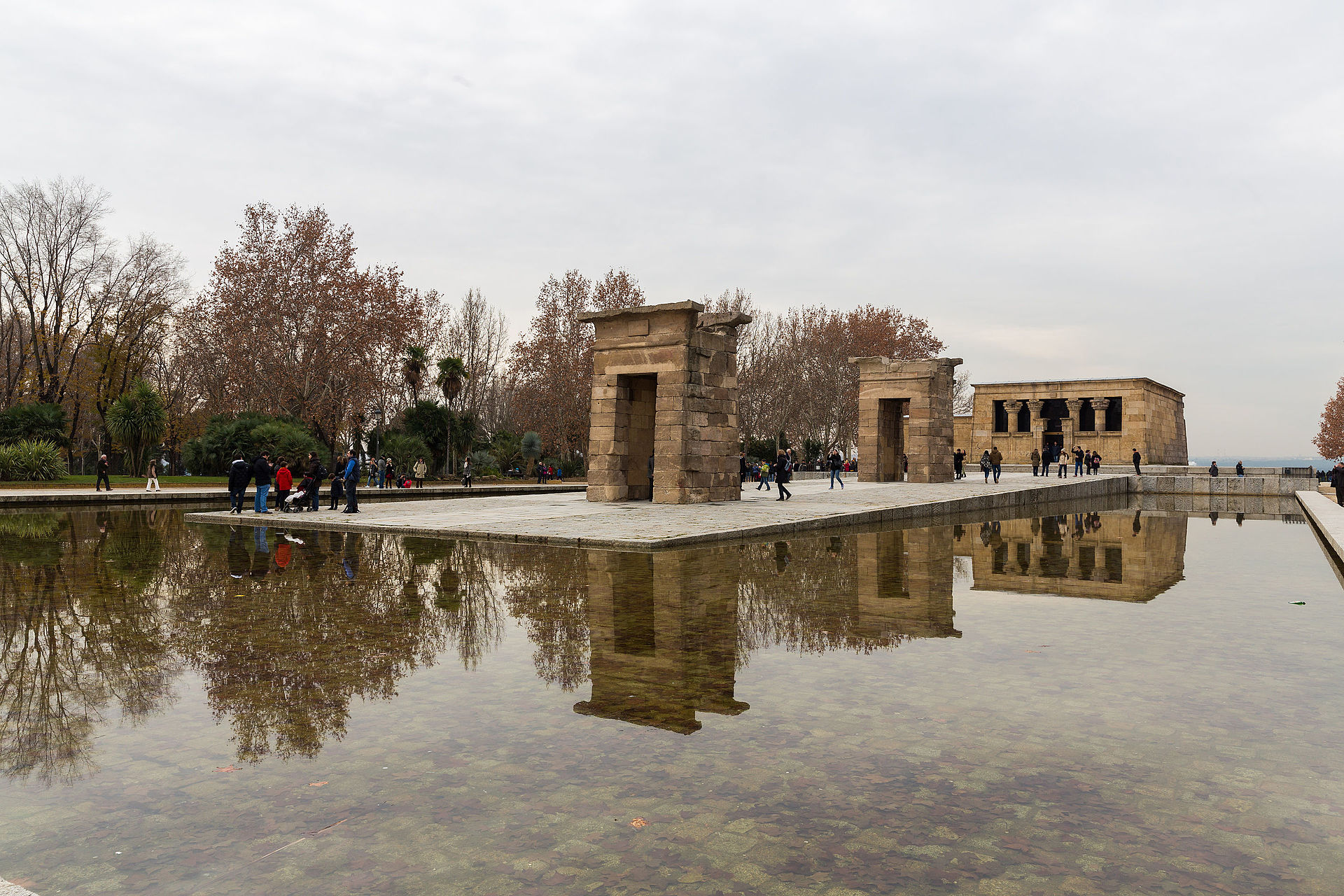 Templo_de_Debod_Madrid_Dec_27_2014.JPG