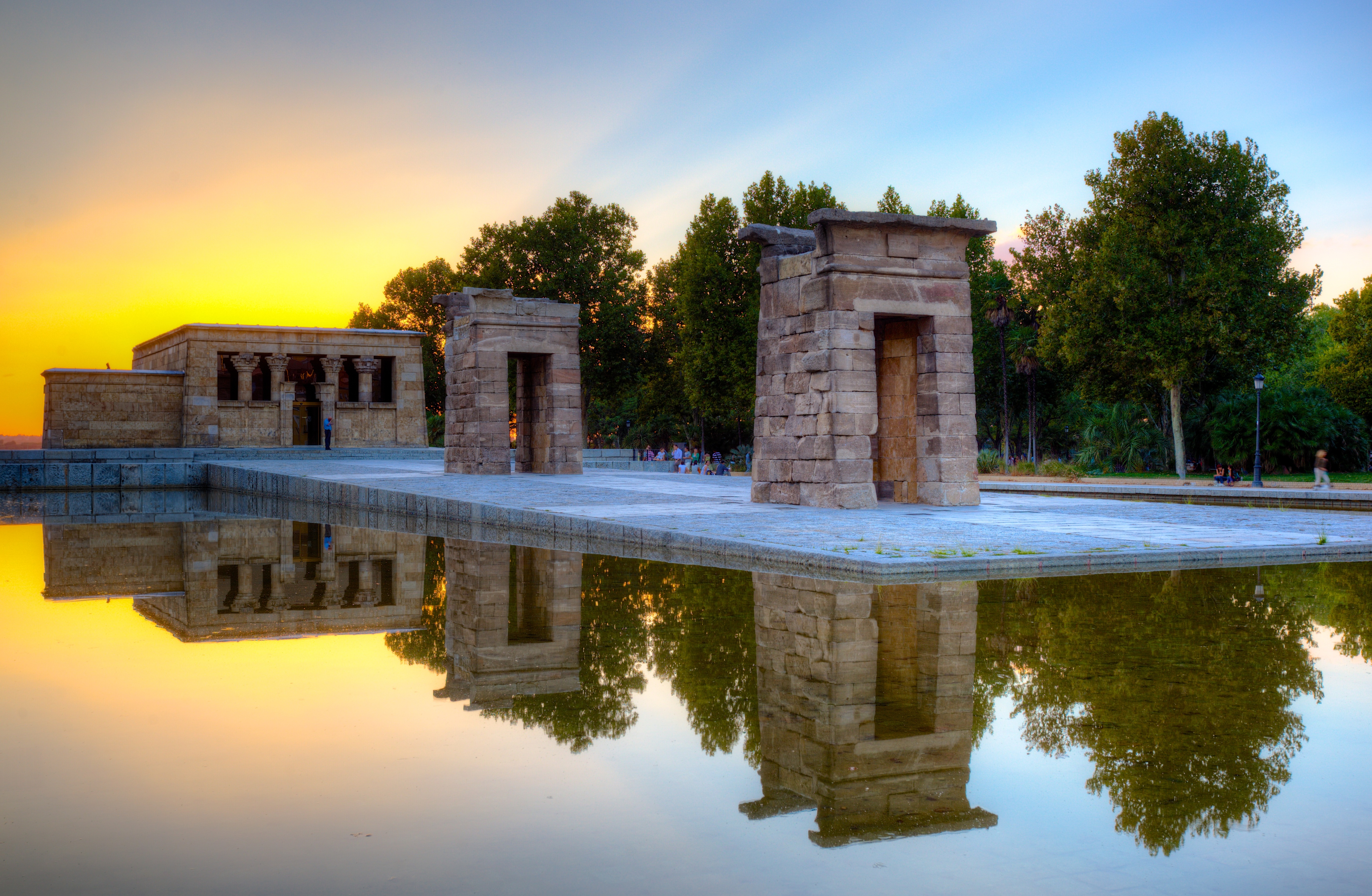 Templo_de_Debod_Madrid.jpg