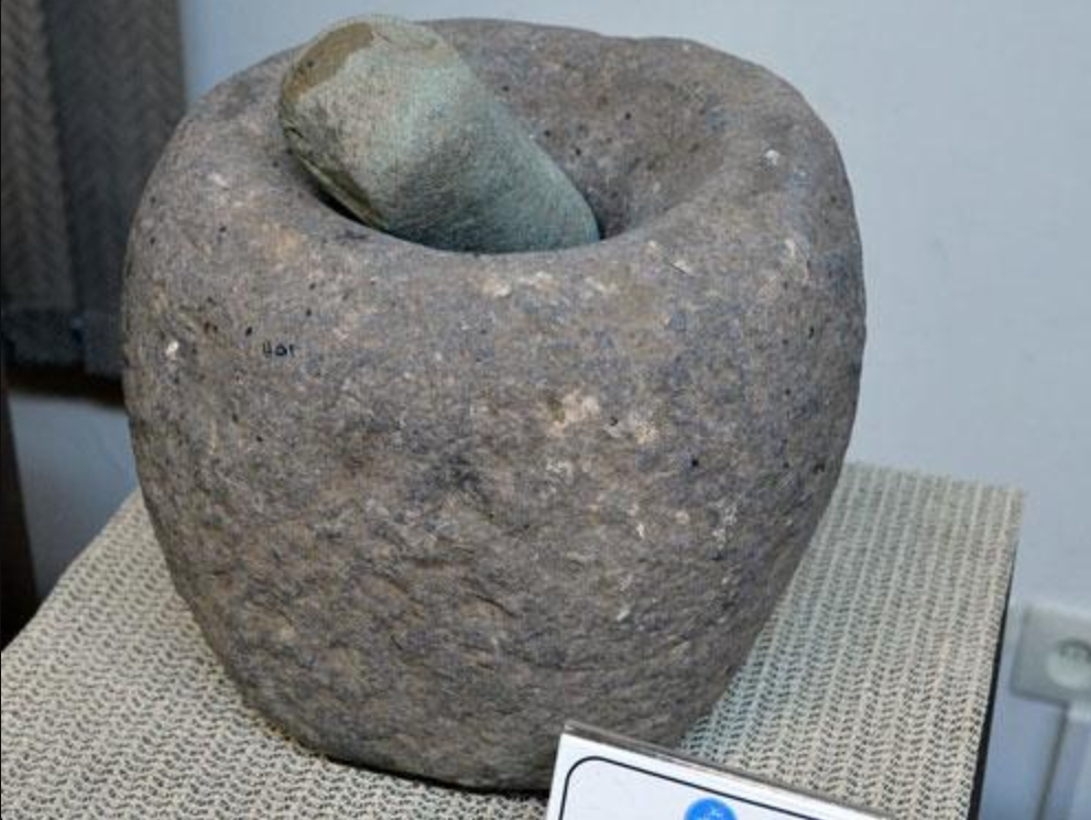 FileTepe_Zagheh_mortar_7000_BC.jpg