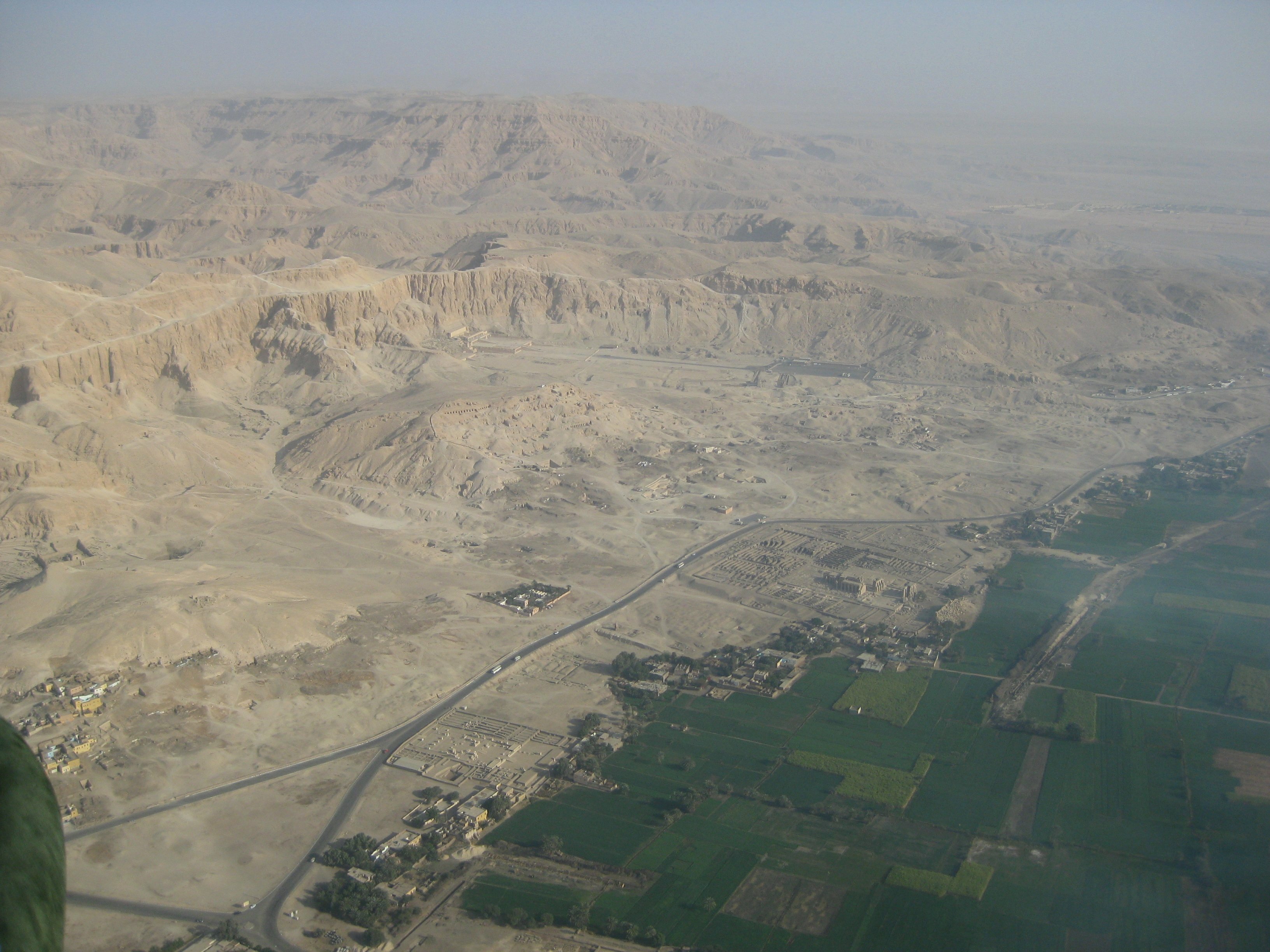 FileSFEC_AEH_-ThebesNecropolis-2010-FULL-Overview-039.jpg