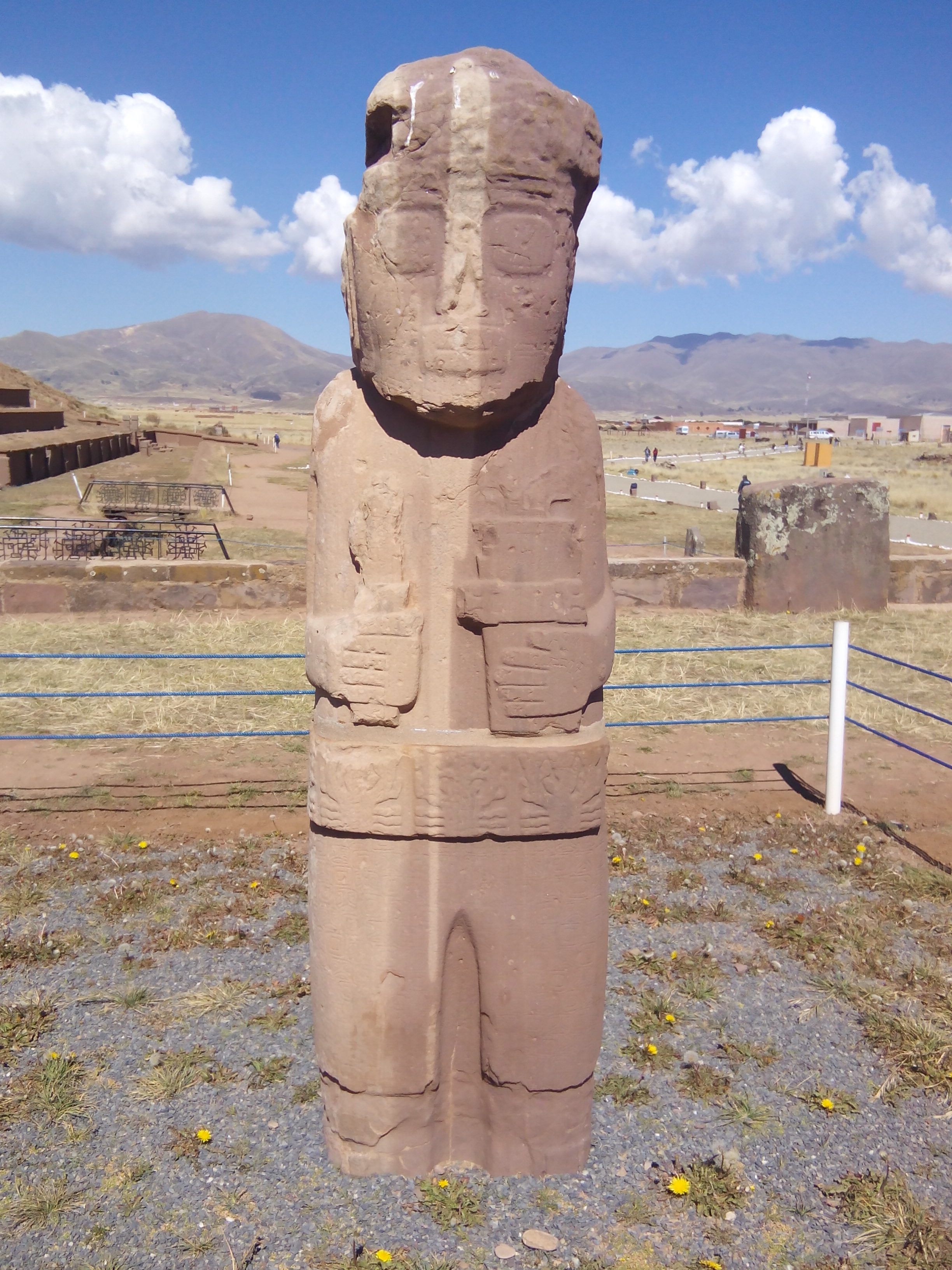 FileMonolito_Fraile_Tiwanaku_Bolivia_36936733575.jpg