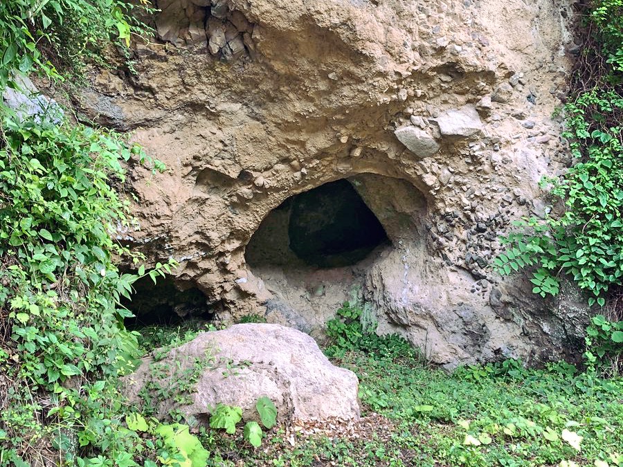 FileTochiharaiwakage_cave.jpg