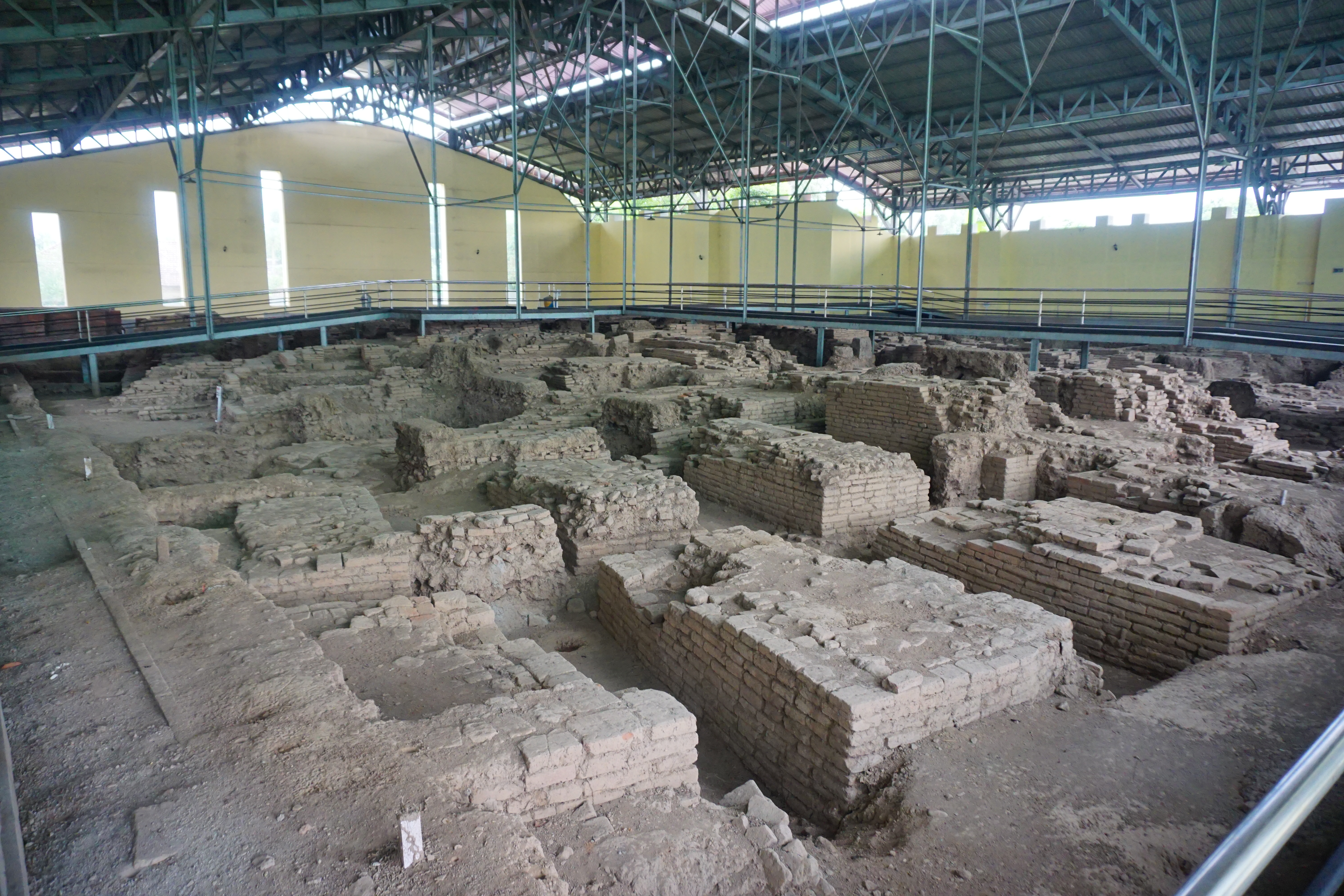 File065_Excavations_Situs_Sumur_Upas_39718786984.jpg