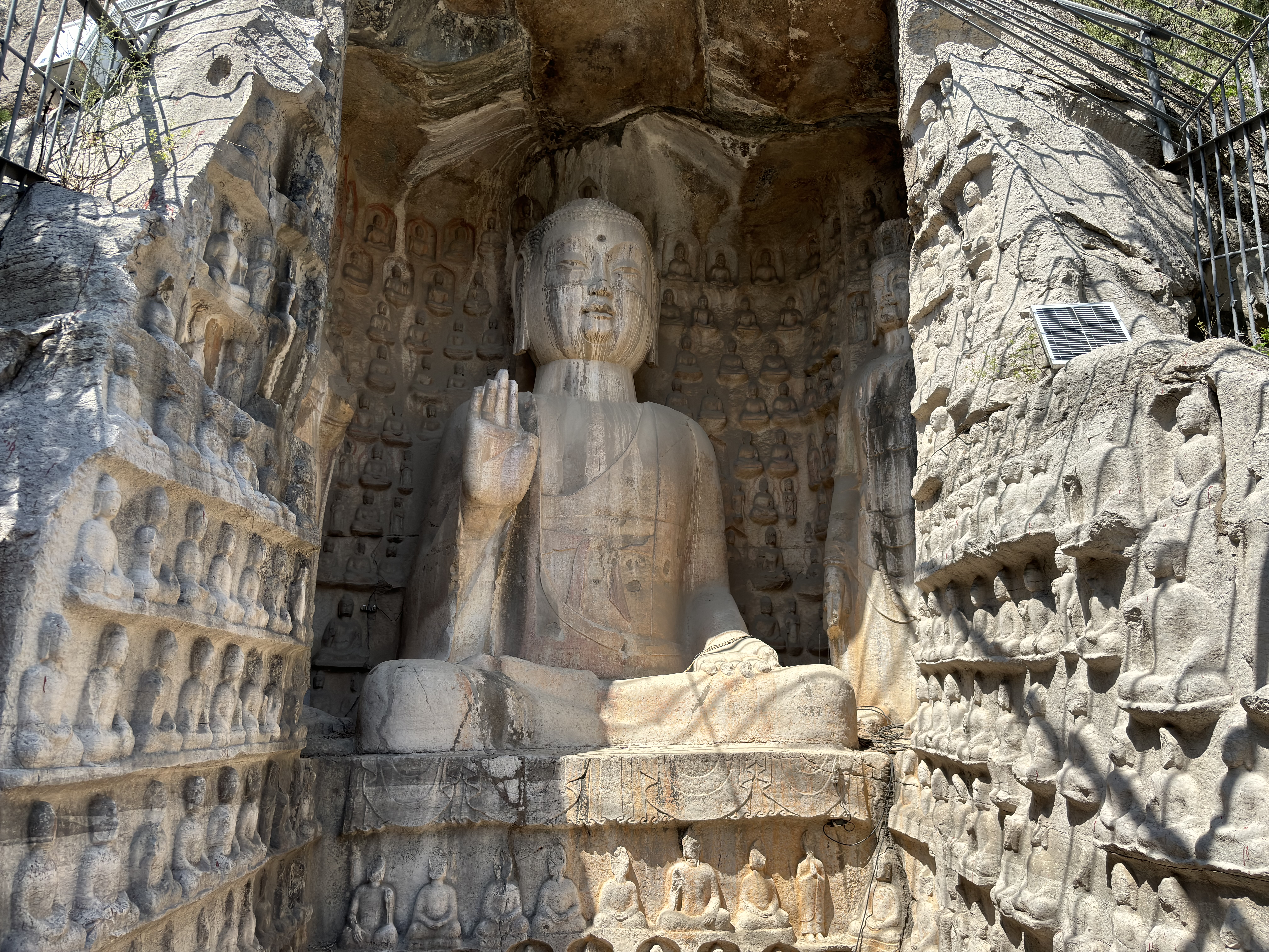 FileThe_Third_Grotto_-_Toushan_Grottoes.jpg