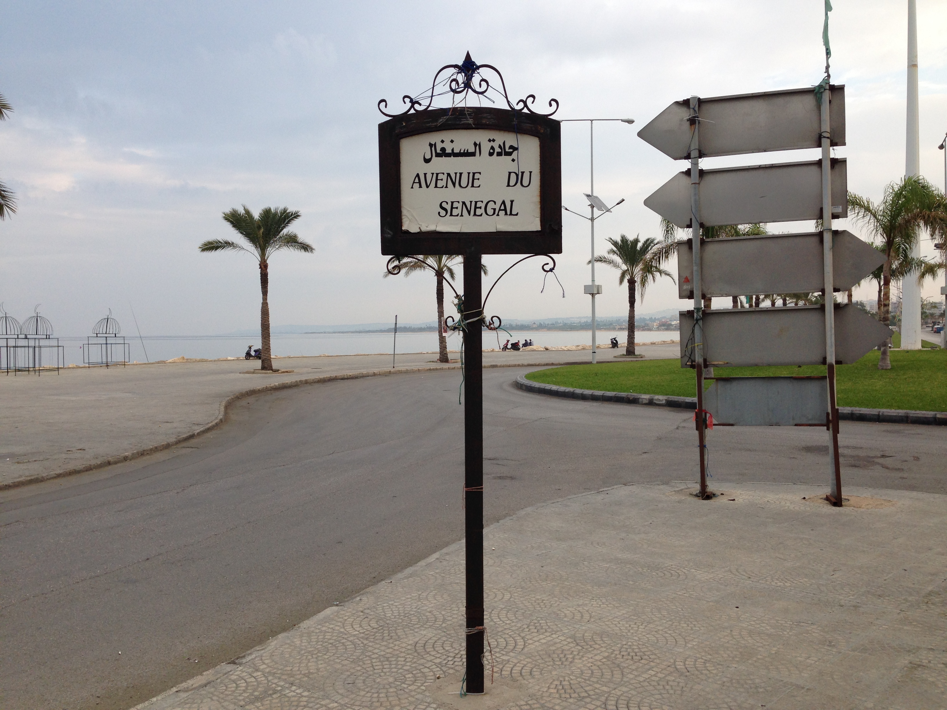 FileAvenueDuSenegalSign_TyreSourLebanon_RomanDeckert11112018.jpg