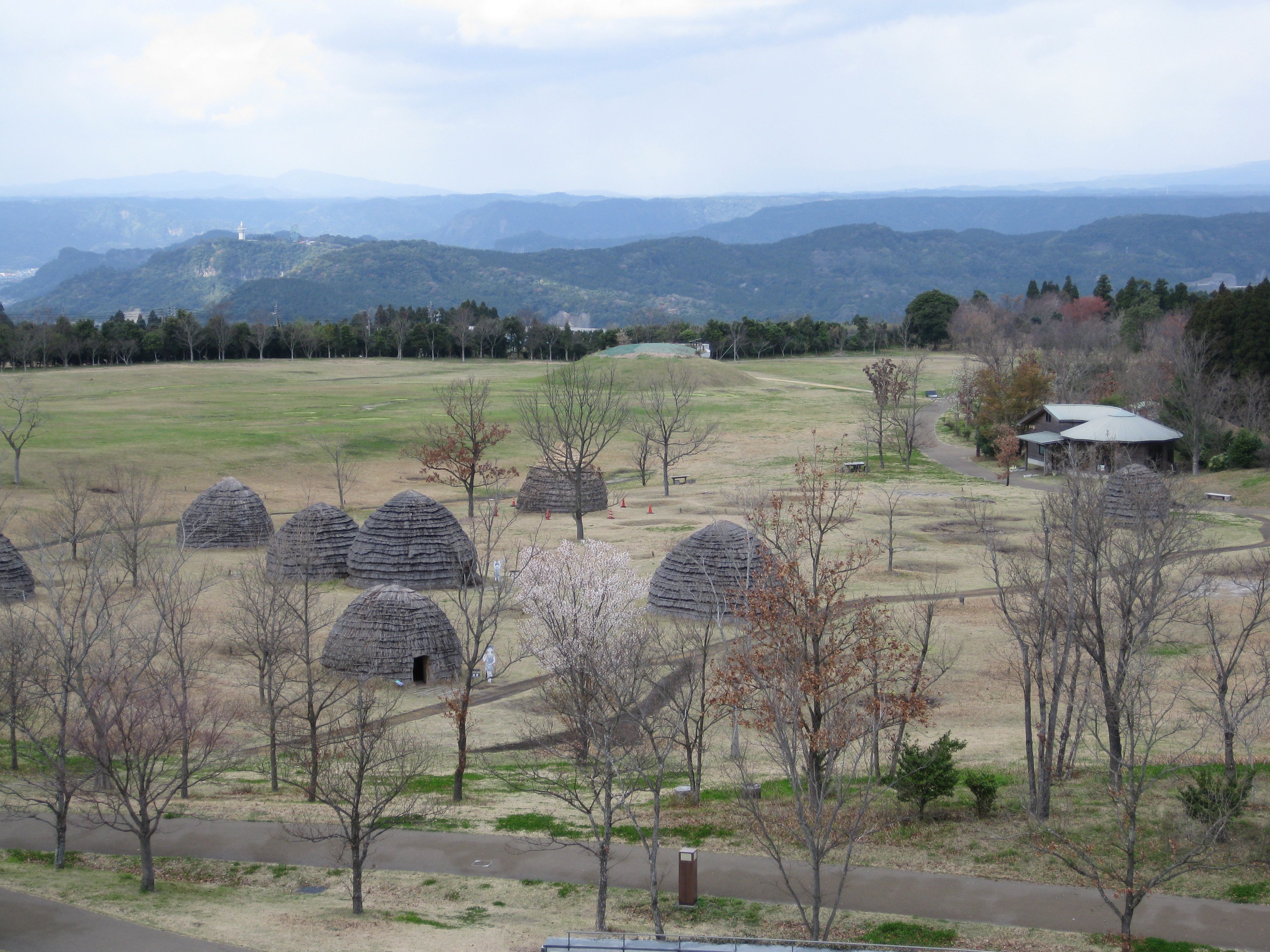 FileUenohara_Jomon_No_Mori.jpg