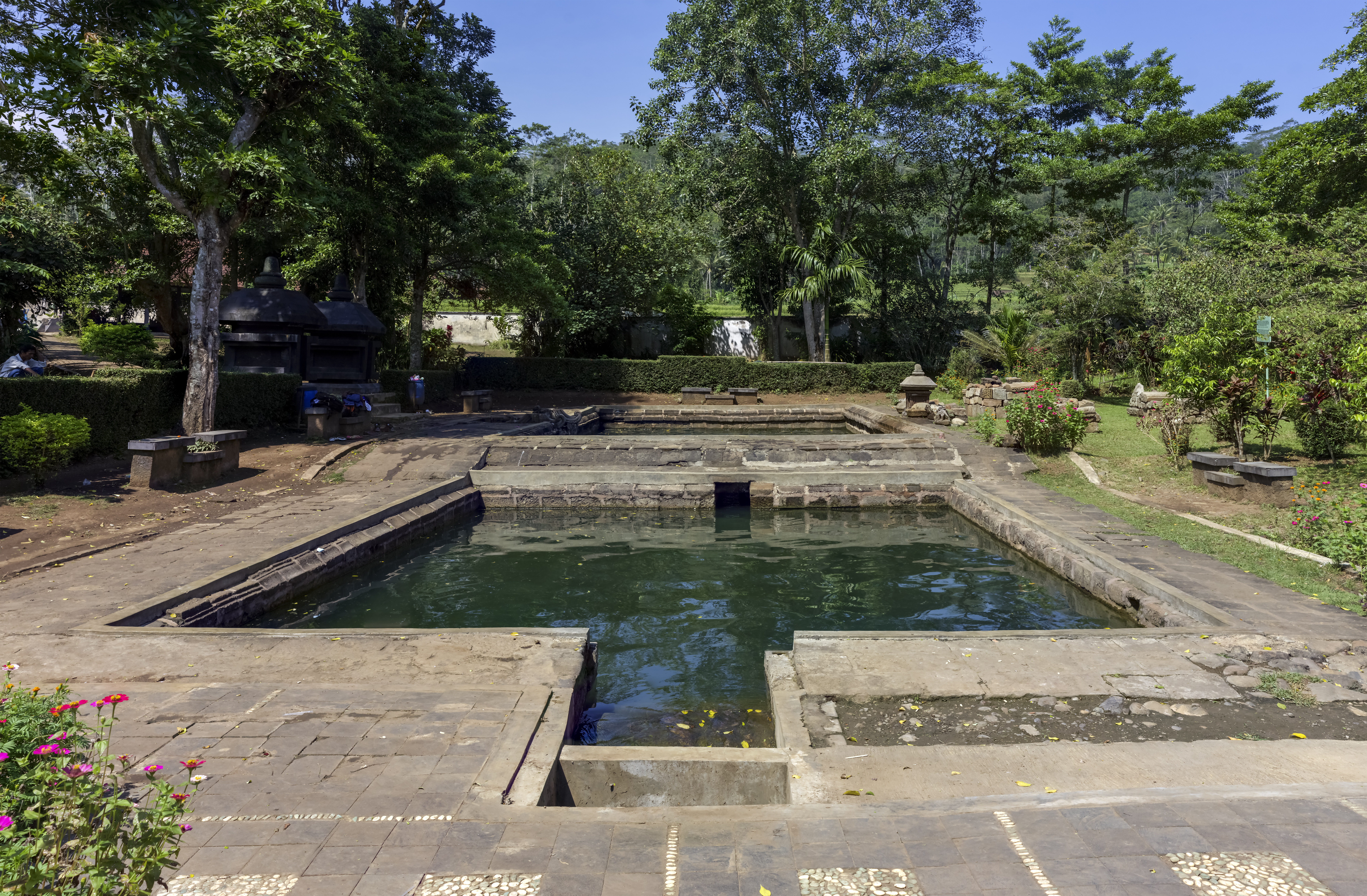 FileUmbul_Temple_bathing_area_2014-06-20.jpg