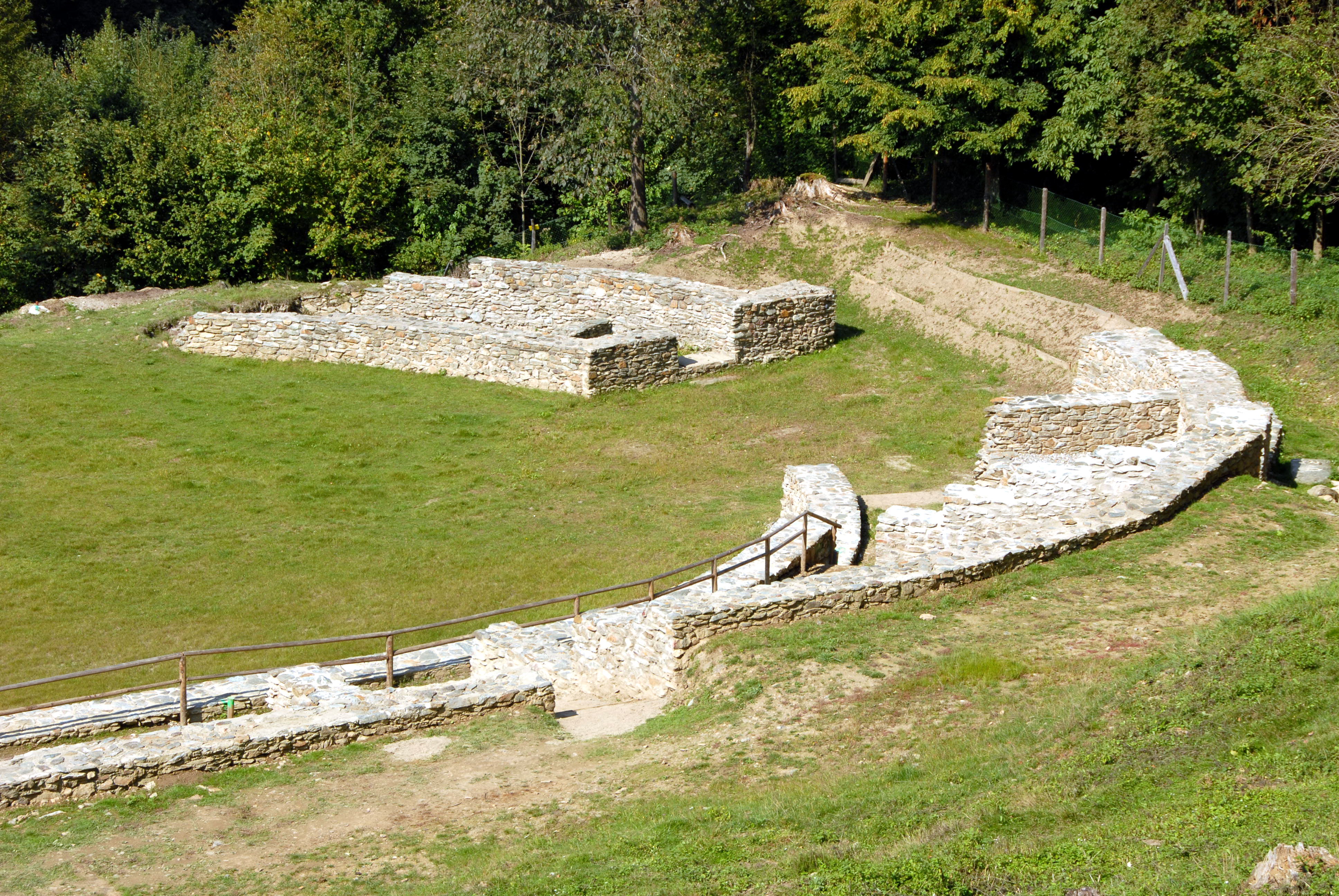 FileMaria_Saal_Zollfeld_Virunum_Arena_Nordteil_22092006_01.jpg