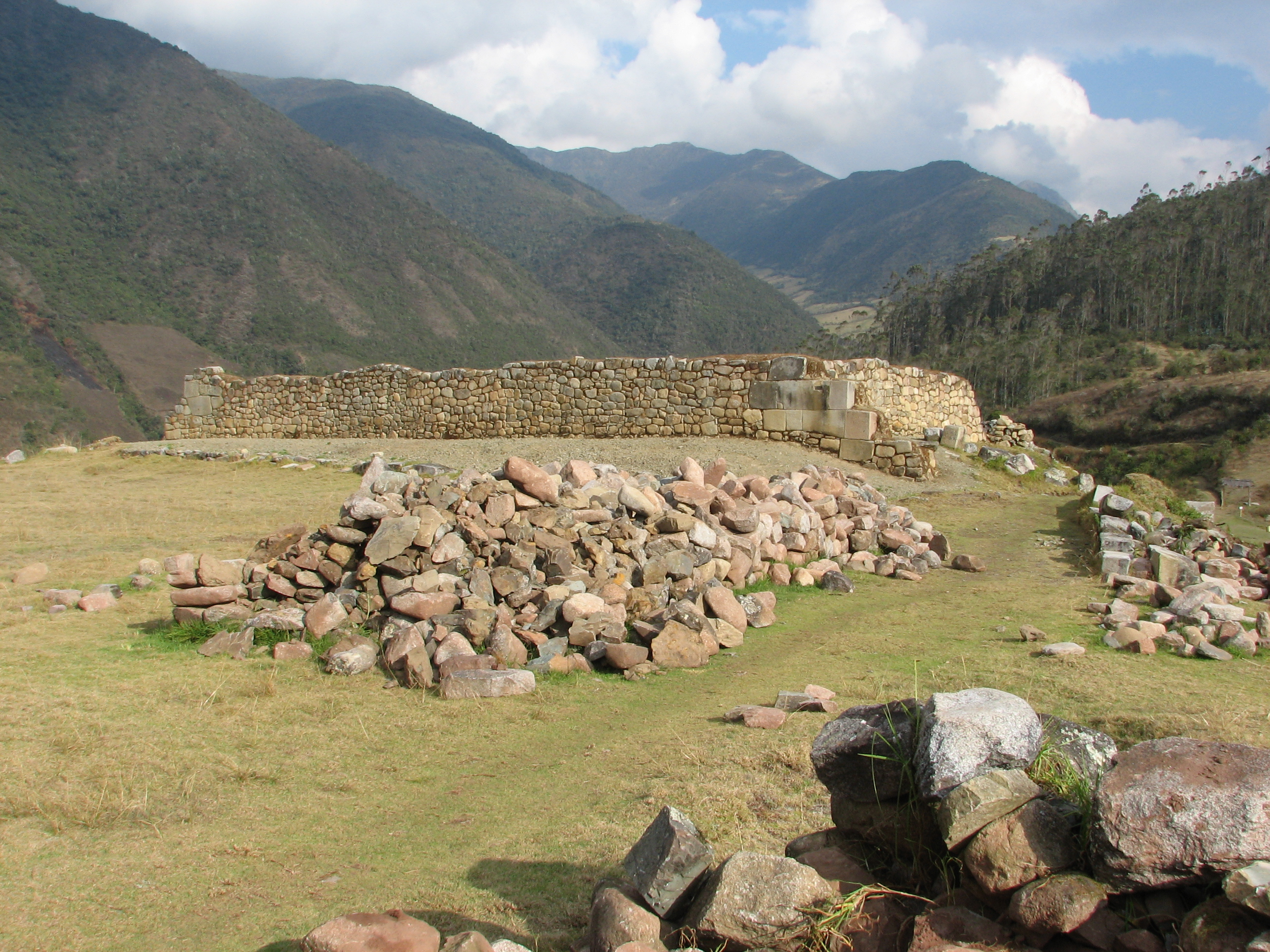 FileVitcos_Archaeological_site.jpg