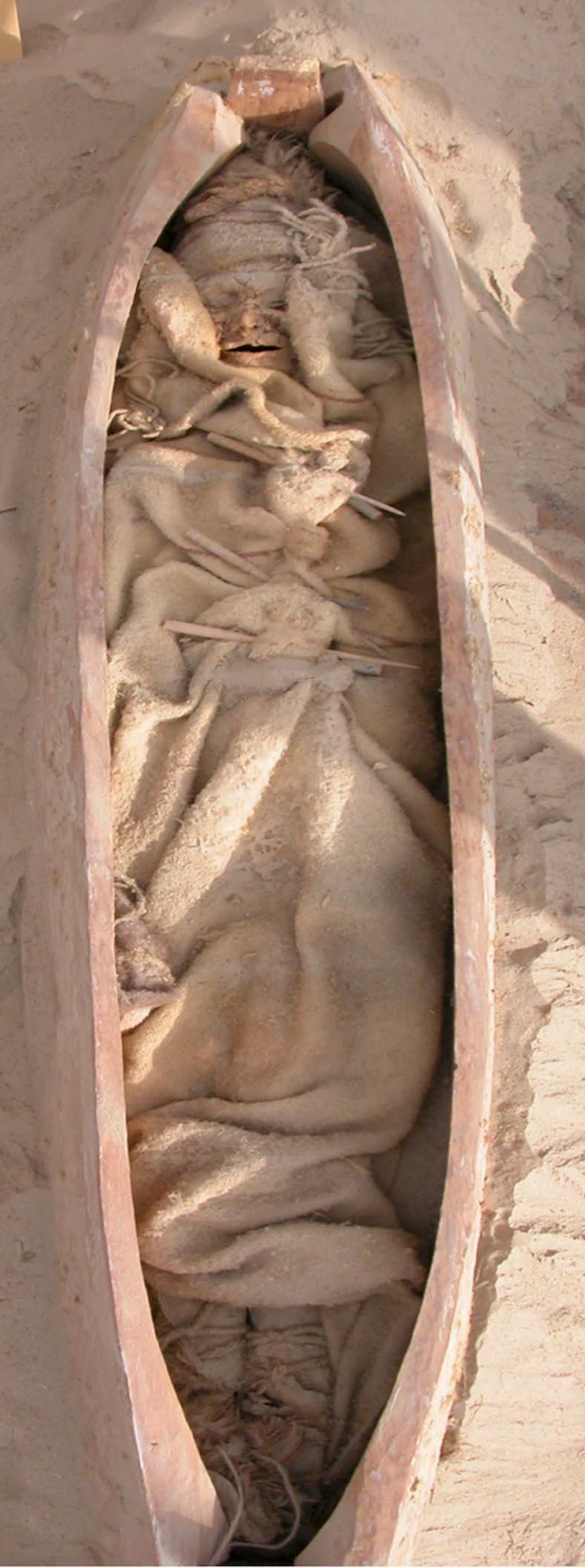 FileBurial_goods_excavated_from_the_Xiaohe_cemetery_Burial_XHM66_from_layer_4.jpg